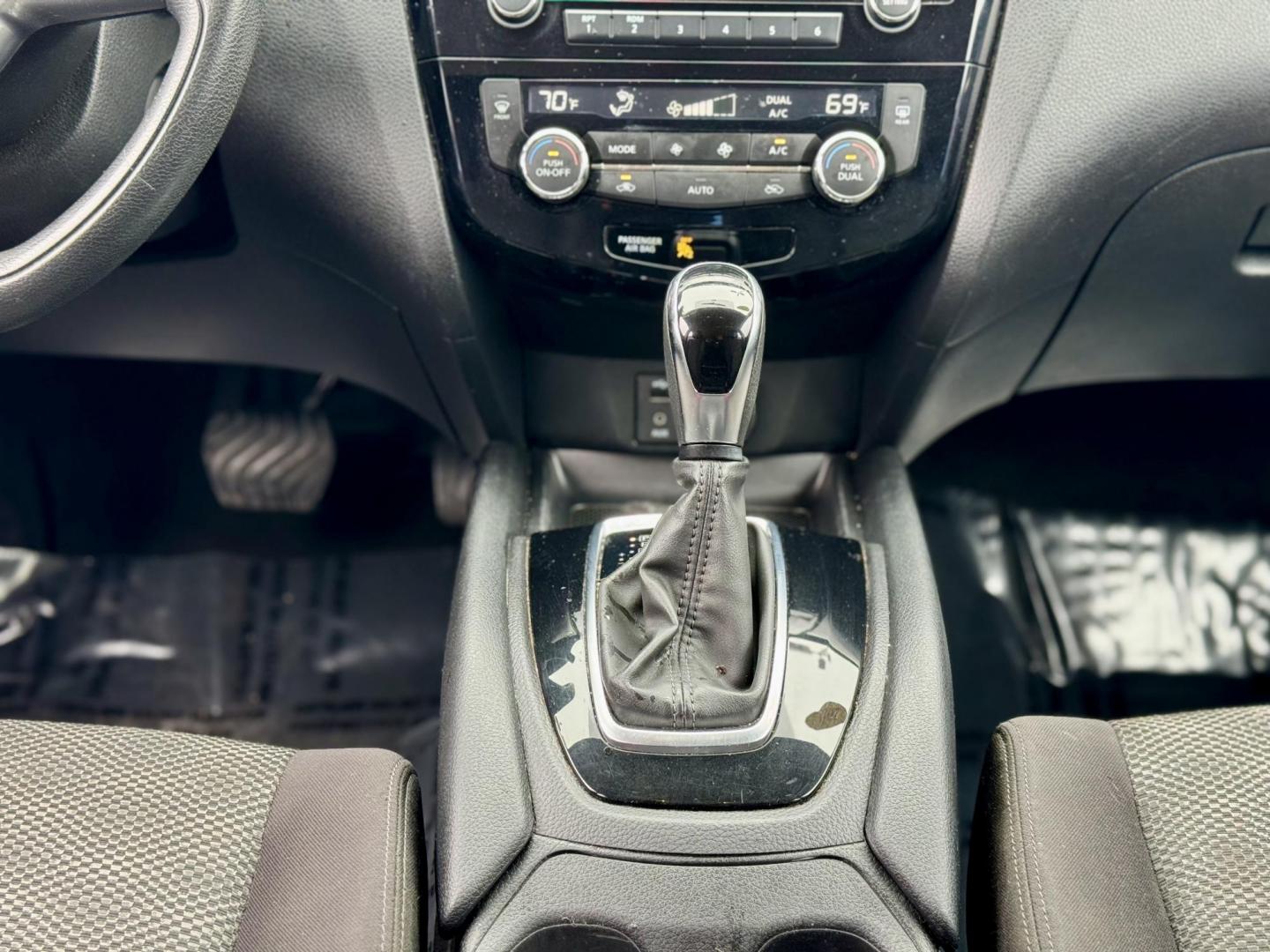 2018 RED Nissan Rogue Sport S AWD (JN1BJ1CR6JW) with an 2.0L L4 DOHC 16V engine, CVT transmission, located at 7600 S Western Ave., Chicago, IL, 60620, (773) 918-3980, 0.000000, 0.000000 - Photo#11