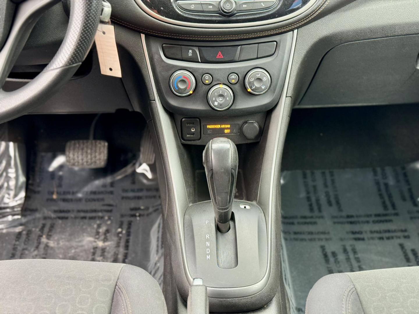 2018 GOLD Chevrolet Trax LS AWD (3GNCJNSB8JL) with an 1.4L L4 DOHC 16V engine, 6A transmission, located at 7600 S Western Ave., Chicago, IL, 60620, (773) 918-3980, 0.000000, 0.000000 - Photo#11