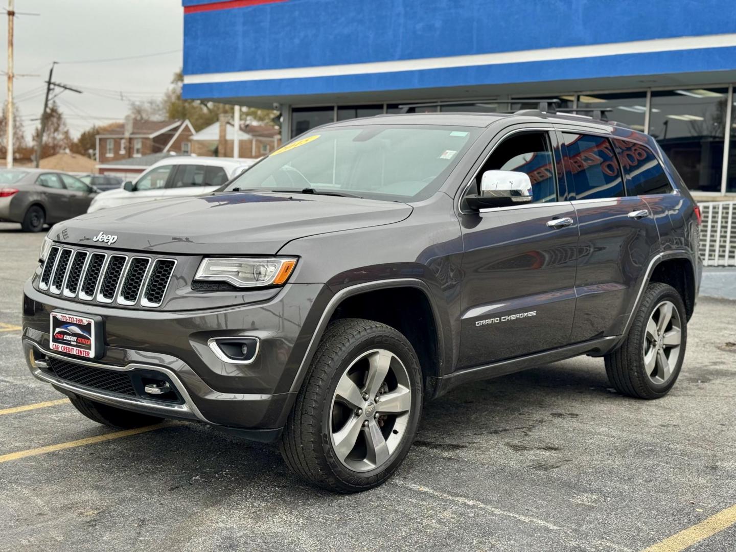 2015 GRAY Jeep Grand Cherokee Overland 4WD (1C4RJFCG4FC) with an 3.6L V6 DOHC 24V engine, 8-Speed Automatic transmission, located at 7600 S Western Ave., Chicago, IL, 60620, (773) 918-3980, 0.000000, 0.000000 - Photo#2