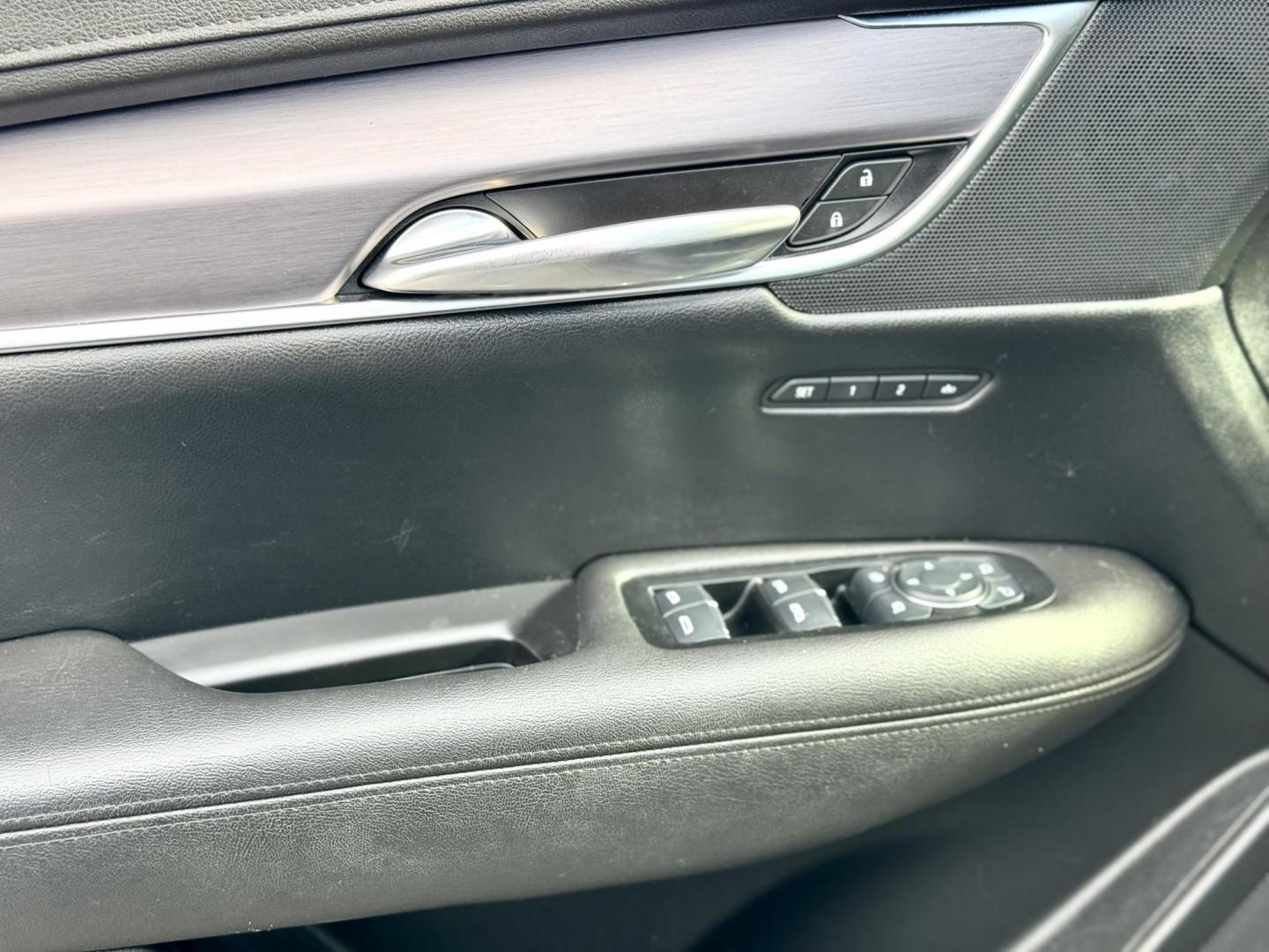 2017 BLUE Cadillac XT5 Premium Luxury AWD (1GYKNERS8HZ) with an 3.6L V6 DOHC 24V engine, 8A transmission, located at 7600 S Western Ave., Chicago, IL, 60620, (773) 918-3980, 0.000000, 0.000000 - Photo#6