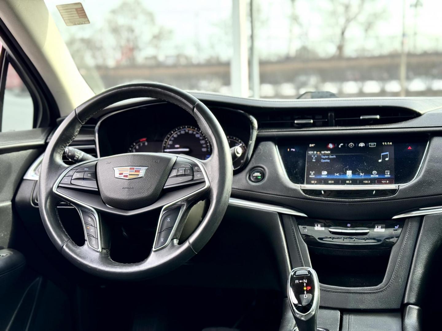 2017 BLUE Cadillac XT5 Premium Luxury AWD (1GYKNERS8HZ) with an 3.6L V6 DOHC 24V engine, 8A transmission, located at 7600 S Western Ave., Chicago, IL, 60620, (773) 918-3980, 0.000000, 0.000000 - Photo#9