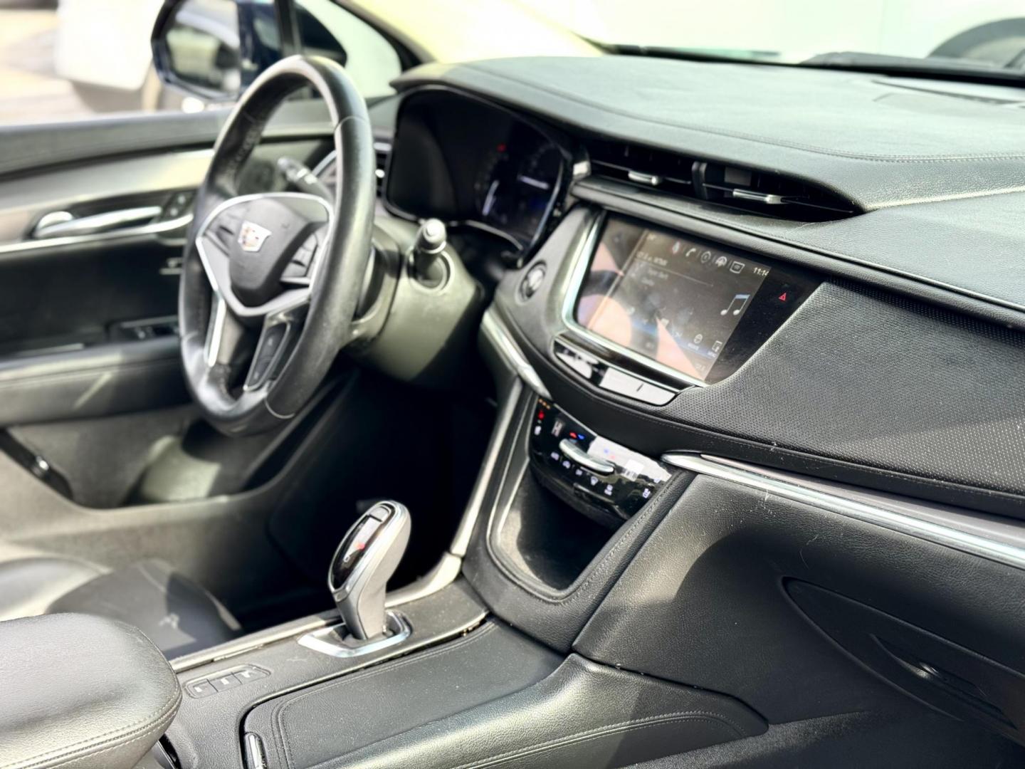 2017 BLUE Cadillac XT5 Premium Luxury AWD (1GYKNERS8HZ) with an 3.6L V6 DOHC 24V engine, 8A transmission, located at 7600 S Western Ave., Chicago, IL, 60620, (773) 918-3980, 0.000000, 0.000000 - Photo#11