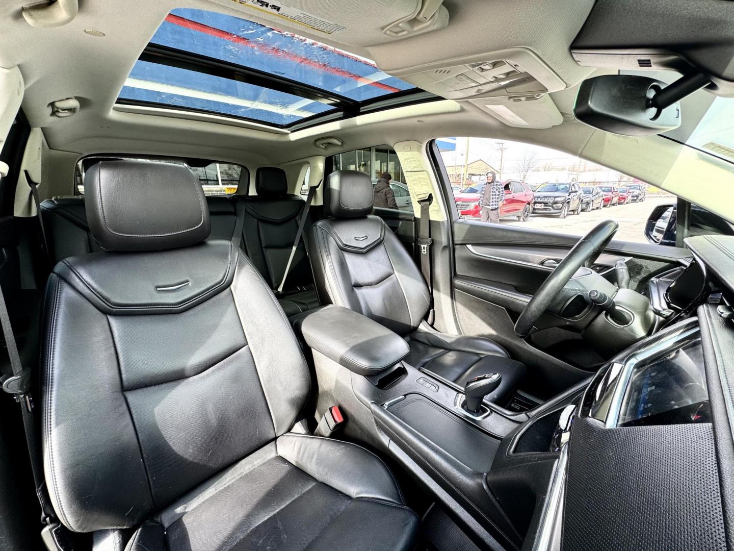 2017 BLUE Cadillac XT5 Premium Luxury AWD (1GYKNERS8HZ) with an 3.6L V6 DOHC 24V engine, 8A transmission, located at 7600 S Western Ave., Chicago, IL, 60620, (773) 918-3980, 0.000000, 0.000000 - Photo#12