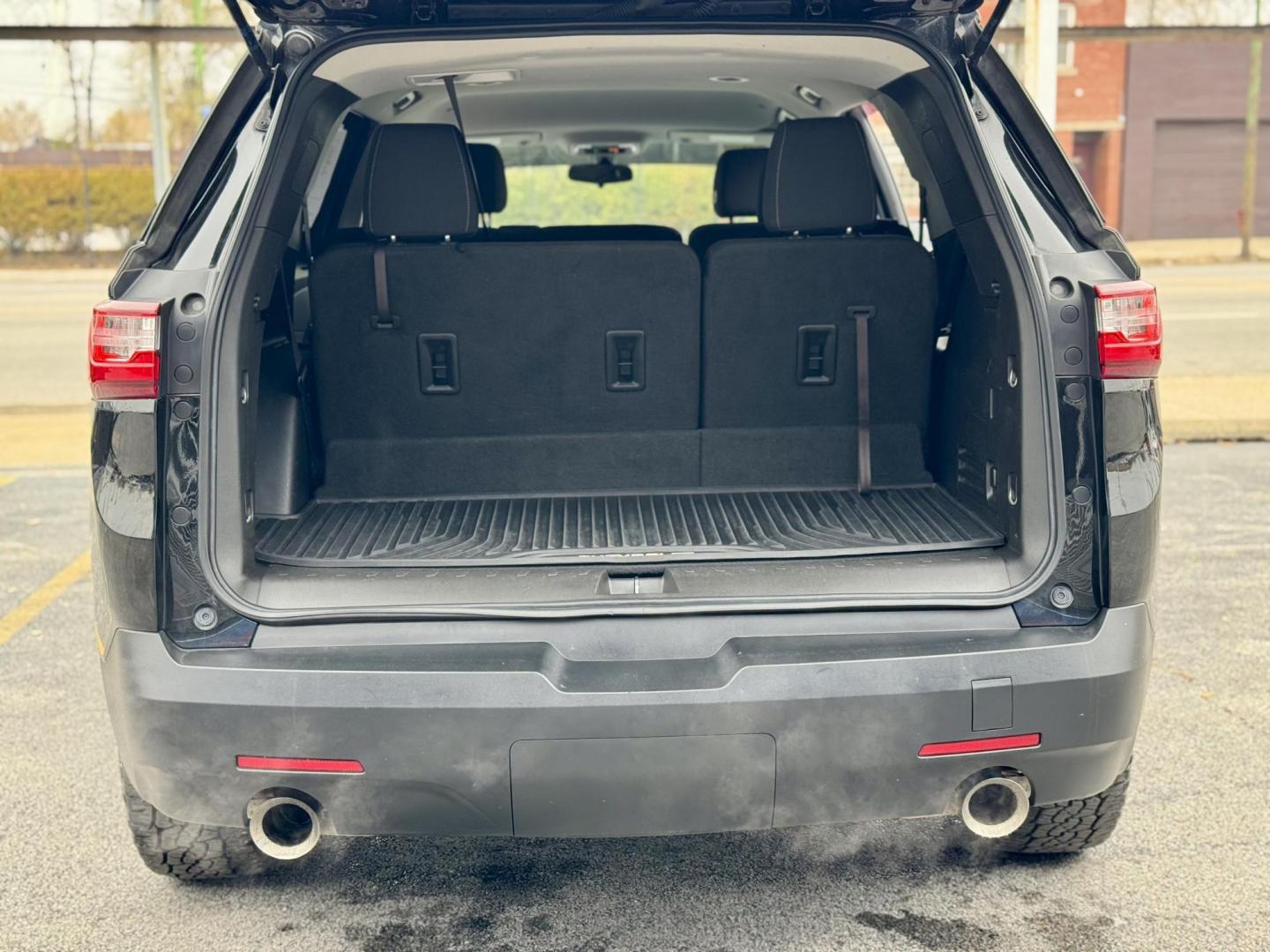 2019 BLACK Chevrolet Traverse LS FWD (1GNERFKW2KJ) with an 3.6L V6 DOHC 24V engine, 9A transmission, located at 7600 S Western Ave., Chicago, IL, 60620, (773) 918-3980, 0.000000, 0.000000 - Photo#4