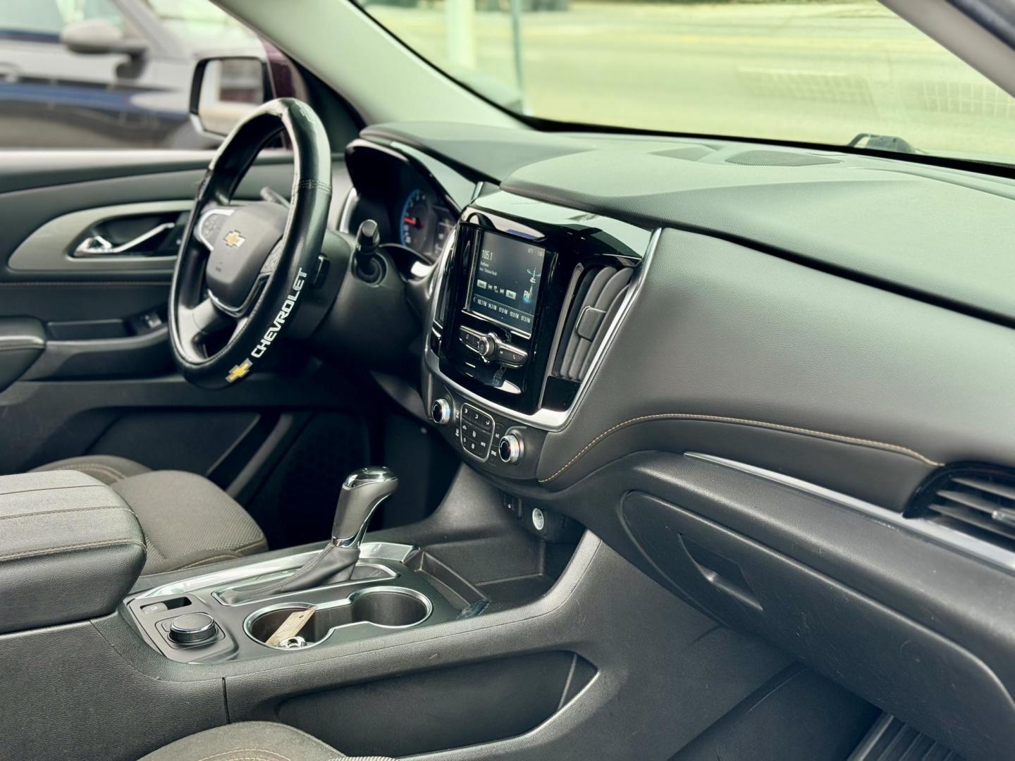 2019 BLACK Chevrolet Traverse LS FWD (1GNERFKW2KJ) with an 3.6L V6 DOHC 24V engine, 9A transmission, located at 7600 S Western Ave., Chicago, IL, 60620, (773) 918-3980, 0.000000, 0.000000 - Photo#8