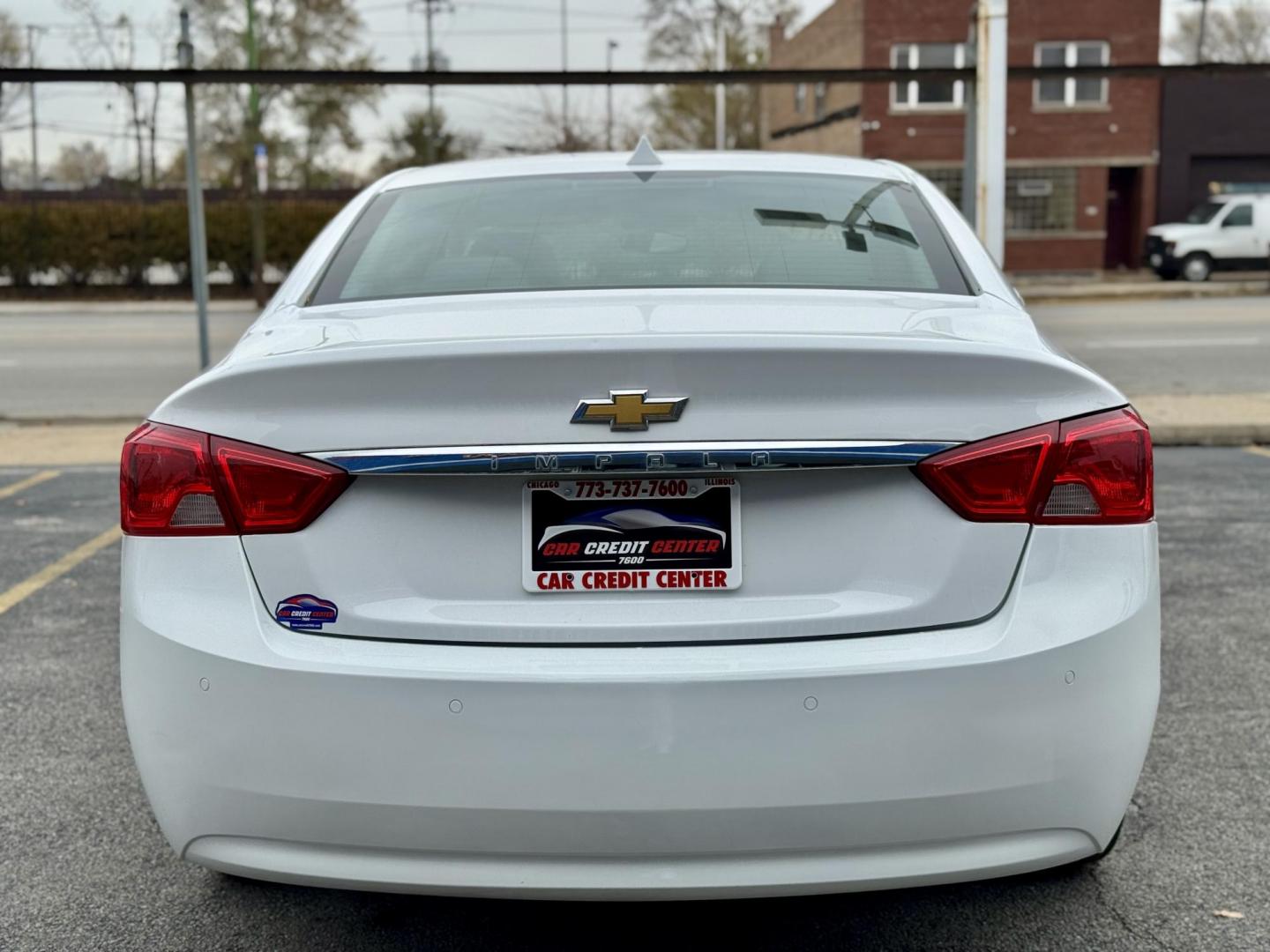 2014 WHITE Chevrolet Impala LS (1G11Y5SL3EU) with an 3.6L V6 DOHC 24VV FFV engine, 6-Speed Automatic transmission, located at 7600 S Western Ave., Chicago, IL, 60620, (773) 918-3980, 0.000000, 0.000000 - Photo#3