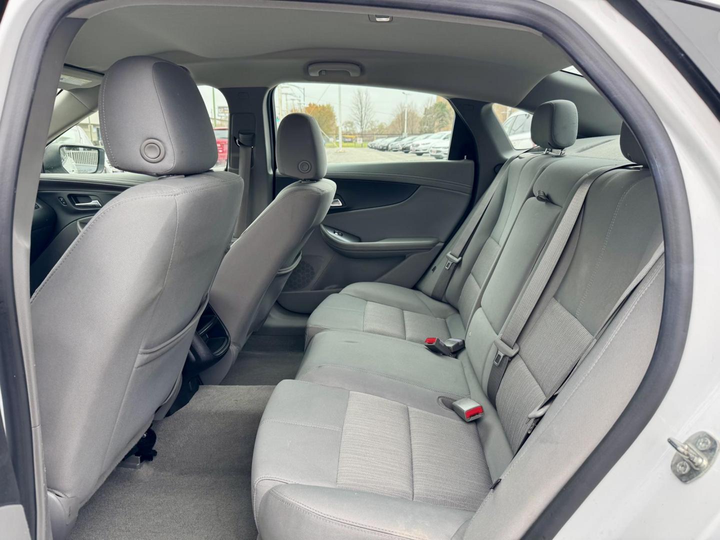 2014 WHITE Chevrolet Impala LS (1G11Y5SL3EU) with an 3.6L V6 DOHC 24VV FFV engine, 6-Speed Automatic transmission, located at 7600 S Western Ave., Chicago, IL, 60620, (773) 918-3980, 0.000000, 0.000000 - Photo#10