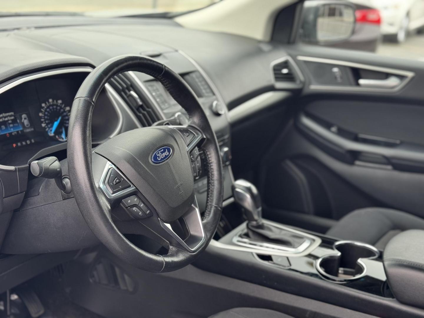 2018 GRAY Ford Edge SEL FWD (2FMPK3J92JB) with an 2.0L L4 DOHC 16V engine, 6A transmission, located at 7600 S Western Ave., Chicago, IL, 60620, (773) 918-3980, 0.000000, 0.000000 - Photo#5