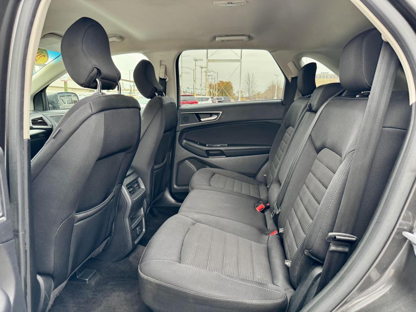 2018 GRAY Ford Edge SEL FWD (2FMPK3J92JB) with an 2.0L L4 DOHC 16V engine, 6A transmission, located at 7600 S Western Ave., Chicago, IL, 60620, (773) 918-3980, 0.000000, 0.000000 - Photo#10