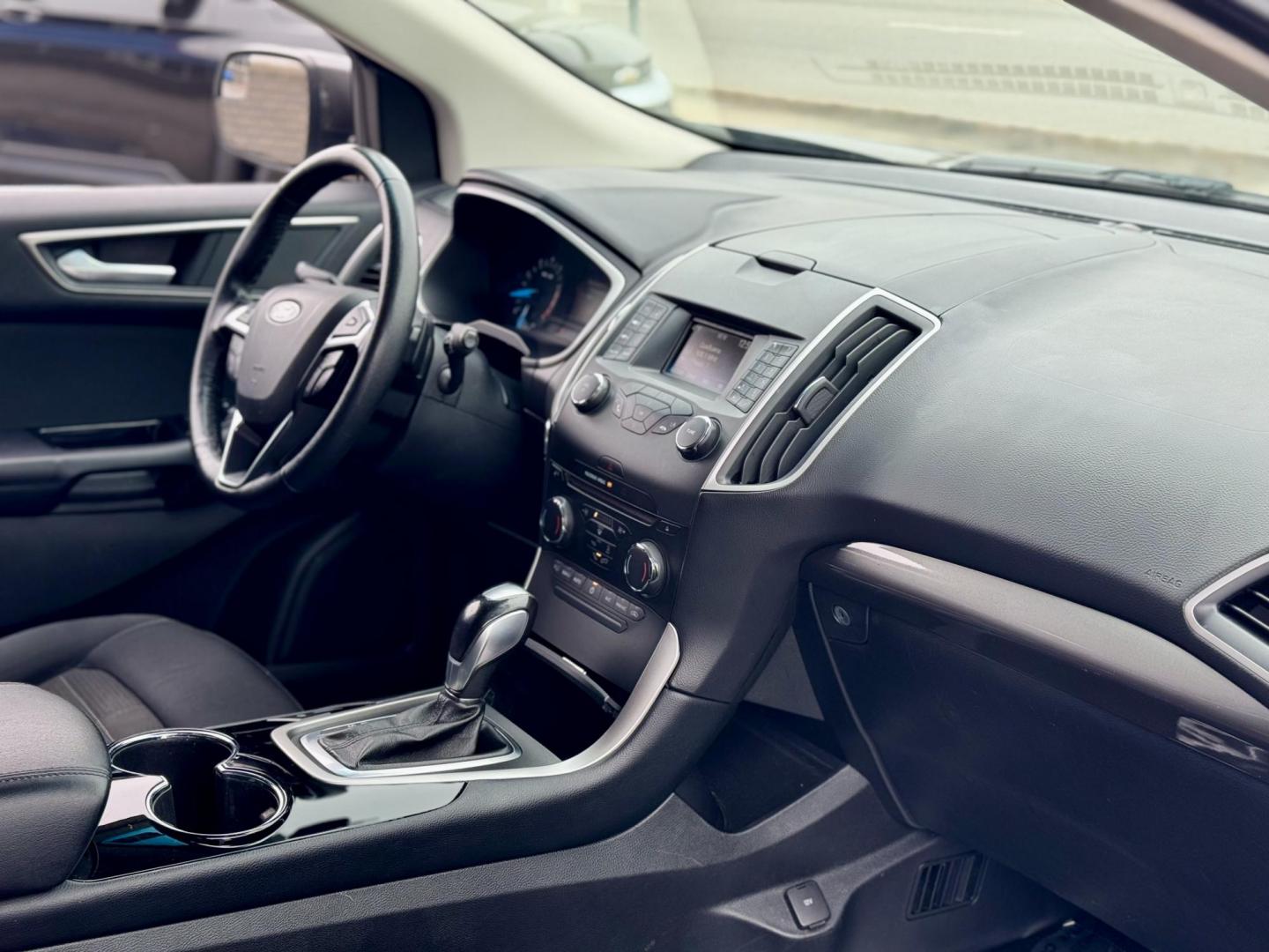 2018 GRAY Ford Edge SEL FWD (2FMPK3J92JB) with an 2.0L L4 DOHC 16V engine, 6A transmission, located at 7600 S Western Ave., Chicago, IL, 60620, (773) 918-3980, 0.000000, 0.000000 - Photo#8