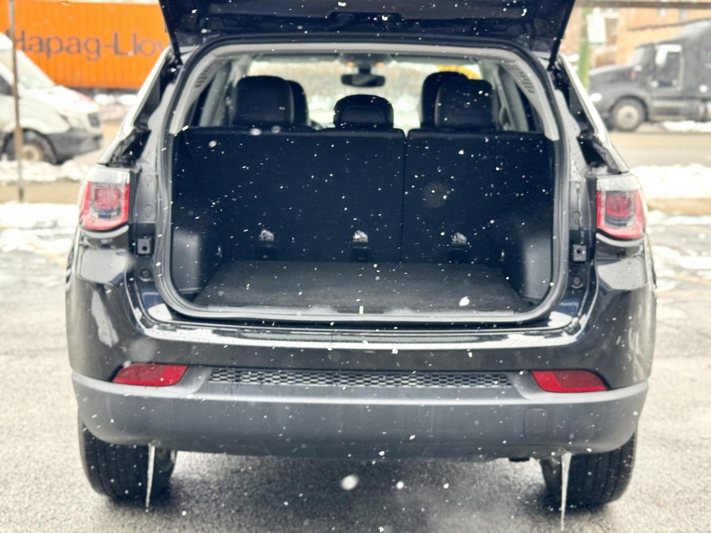 2018 BLACK Jeep Compass Sport 4WD (3C4NJDBB1JT) with an 2.4L L4 DOHC 16V engine, located at 7600 S Western Ave., Chicago, IL, 60620, (773) 918-3980, 0.000000, 0.000000 - Photo#4