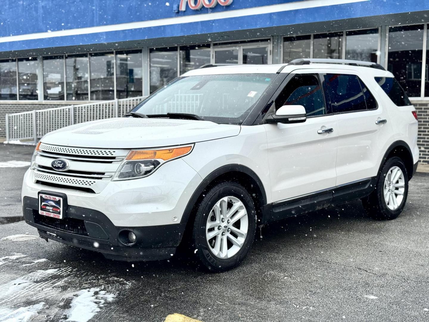 2015 WHITE Ford Explorer Limited 4WD (1FM5K8F83FG) with an 3.5L V6 DOHC 24V engine, 6-Speed Automatic transmission, located at 7600 S Western Ave., Chicago, IL, 60620, (773) 918-3980, 0.000000, 0.000000 - Photo#2