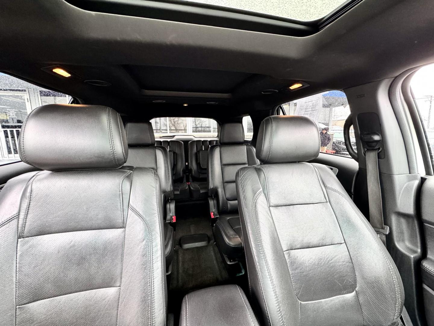 2015 WHITE Ford Explorer Limited 4WD (1FM5K8F83FG) with an 3.5L V6 DOHC 24V engine, 6-Speed Automatic transmission, located at 7600 S Western Ave., Chicago, IL, 60620, (773) 918-3980, 0.000000, 0.000000 - Photo#16