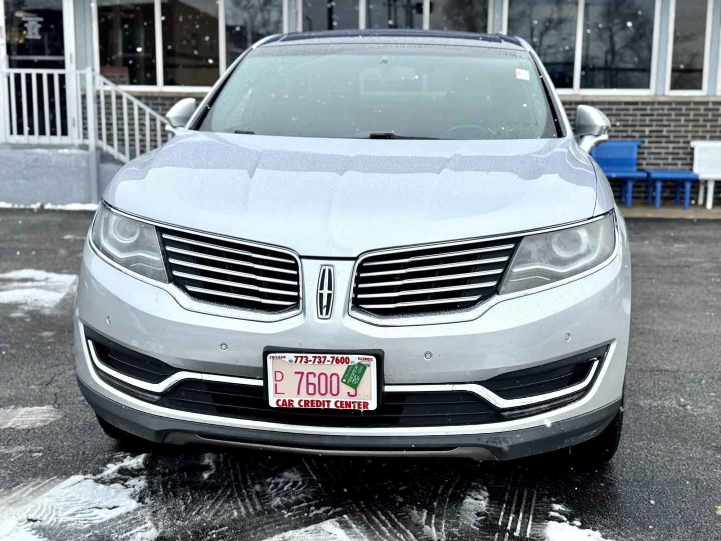 2016 SILVER Lincoln MKX Reserve (2LMTJ6LR9GB) with an 3.7L V6 DOHC 24V engine, 6-Speed Automatic transmission, located at 7600 S Western Ave., Chicago, IL, 60620, (773) 918-3980, 0.000000, 0.000000 - Photo#1
