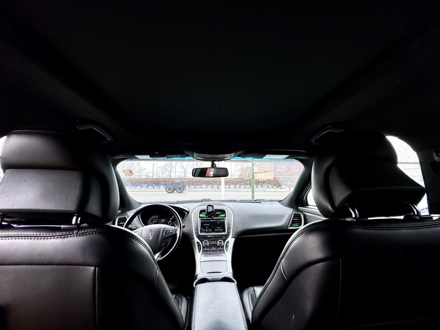 2016 SILVER Lincoln MKX Reserve (2LMTJ6LR9GB) with an 3.7L V6 DOHC 24V engine, 6-Speed Automatic transmission, located at 7600 S Western Ave., Chicago, IL, 60620, (773) 918-3980, 0.000000, 0.000000 - Photo#10