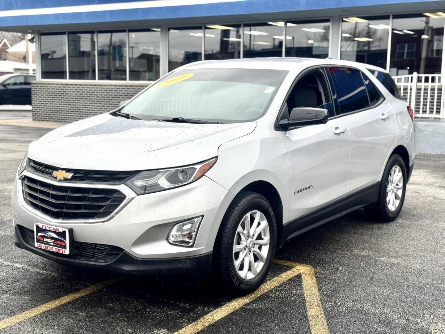2019 GRAY Chevrolet Equinox LS 1.5 AWD (2GNAXSEV7K6) with an 1.5L L4 DIR DOHC 16V TURBO engine, 6A transmission, located at 7600 S Western Ave., Chicago, IL, 60620, (773) 918-3980, 0.000000, 0.000000 - Photo#2