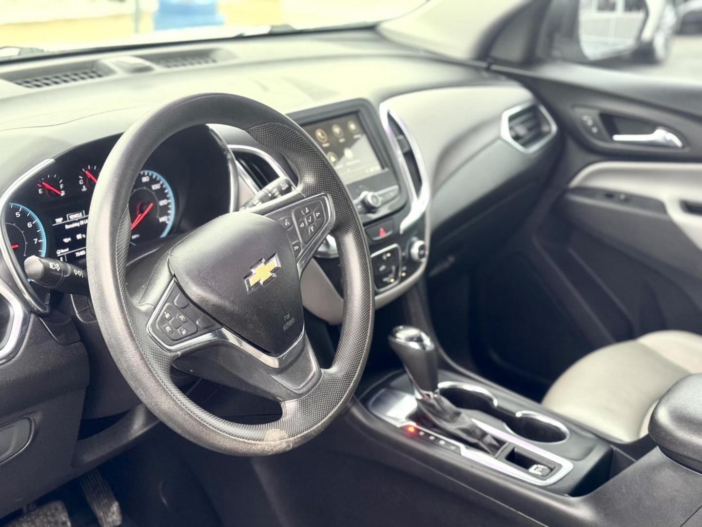 2019 GRAY Chevrolet Equinox LS 1.5 AWD (2GNAXSEV7K6) with an 1.5L L4 DIR DOHC 16V TURBO engine, 6A transmission, located at 7600 S Western Ave., Chicago, IL, 60620, (773) 918-3980, 0.000000, 0.000000 - Photo#5