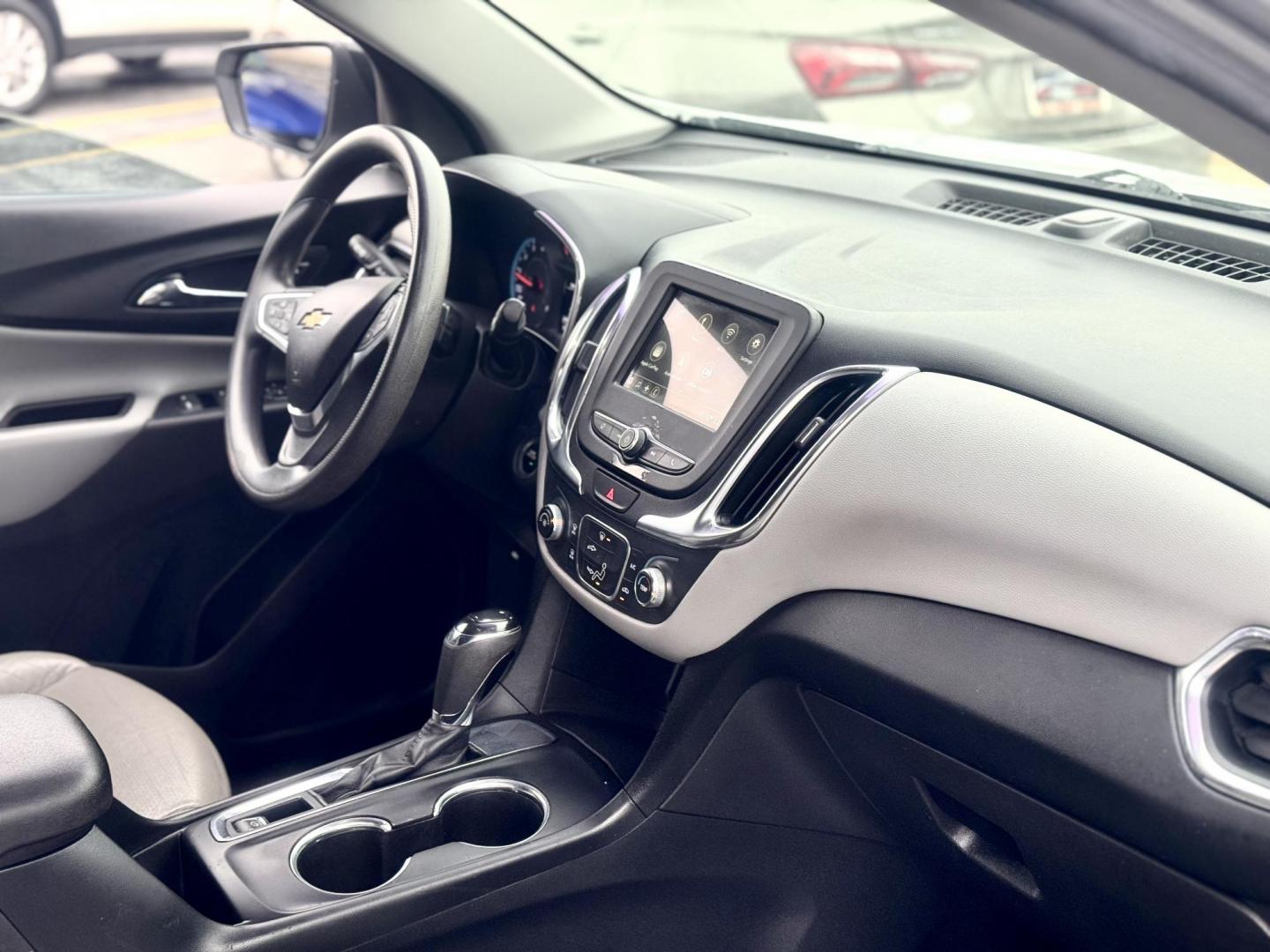 2019 GRAY Chevrolet Equinox LS 1.5 AWD (2GNAXSEV7K6) with an 1.5L L4 DIR DOHC 16V TURBO engine, 6A transmission, located at 7600 S Western Ave., Chicago, IL, 60620, (773) 918-3980, 0.000000, 0.000000 - Photo#11