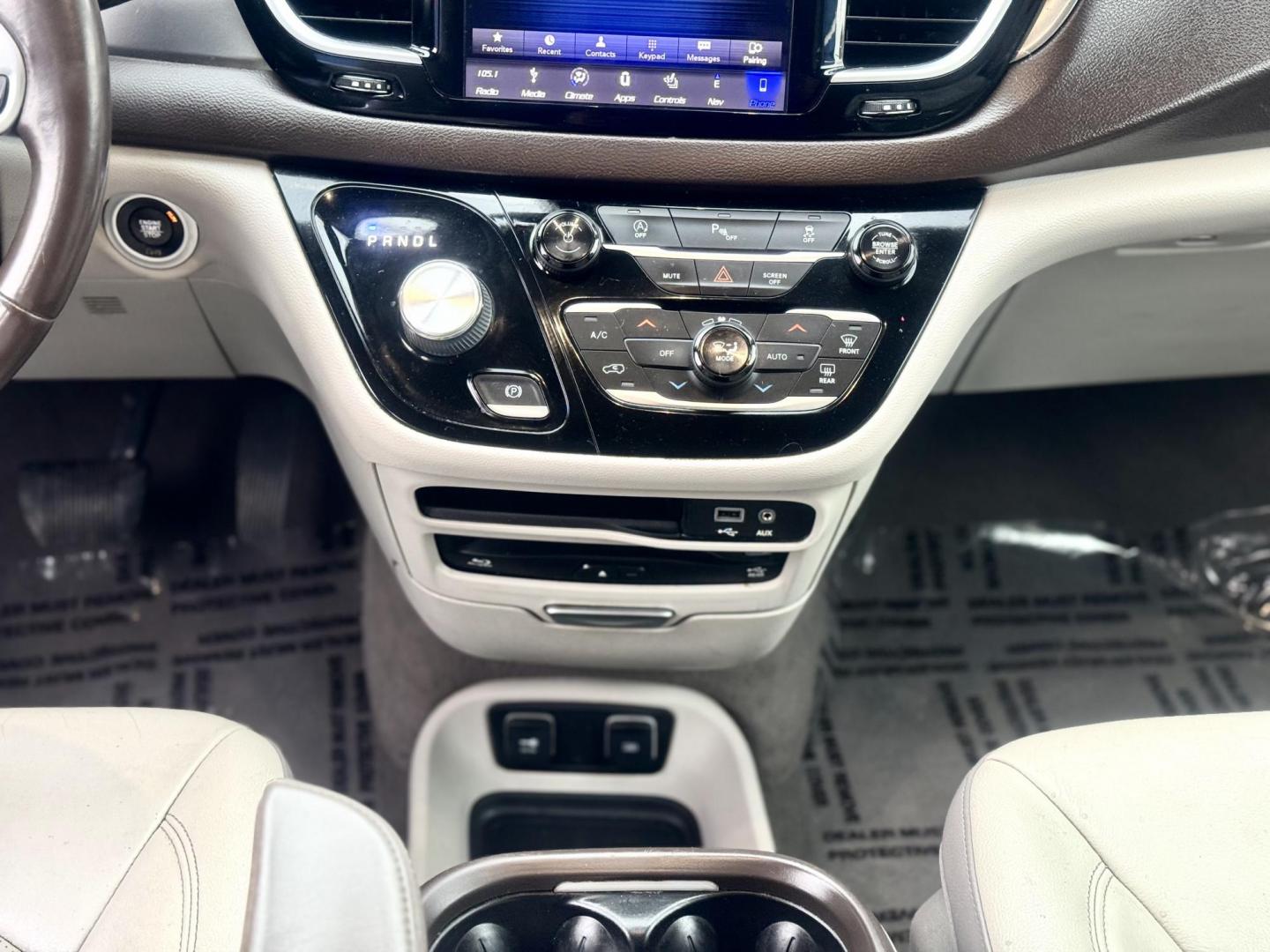 2018 BLUE Chrysler Pacifica Touring-L Plus (2C4RC1EG1JR) with an 3.6L V6 DOHC 24V engine, 9A transmission, located at 7600 S Western Ave., Chicago, IL, 60620, (773) 918-3980, 0.000000, 0.000000 - Photo#11