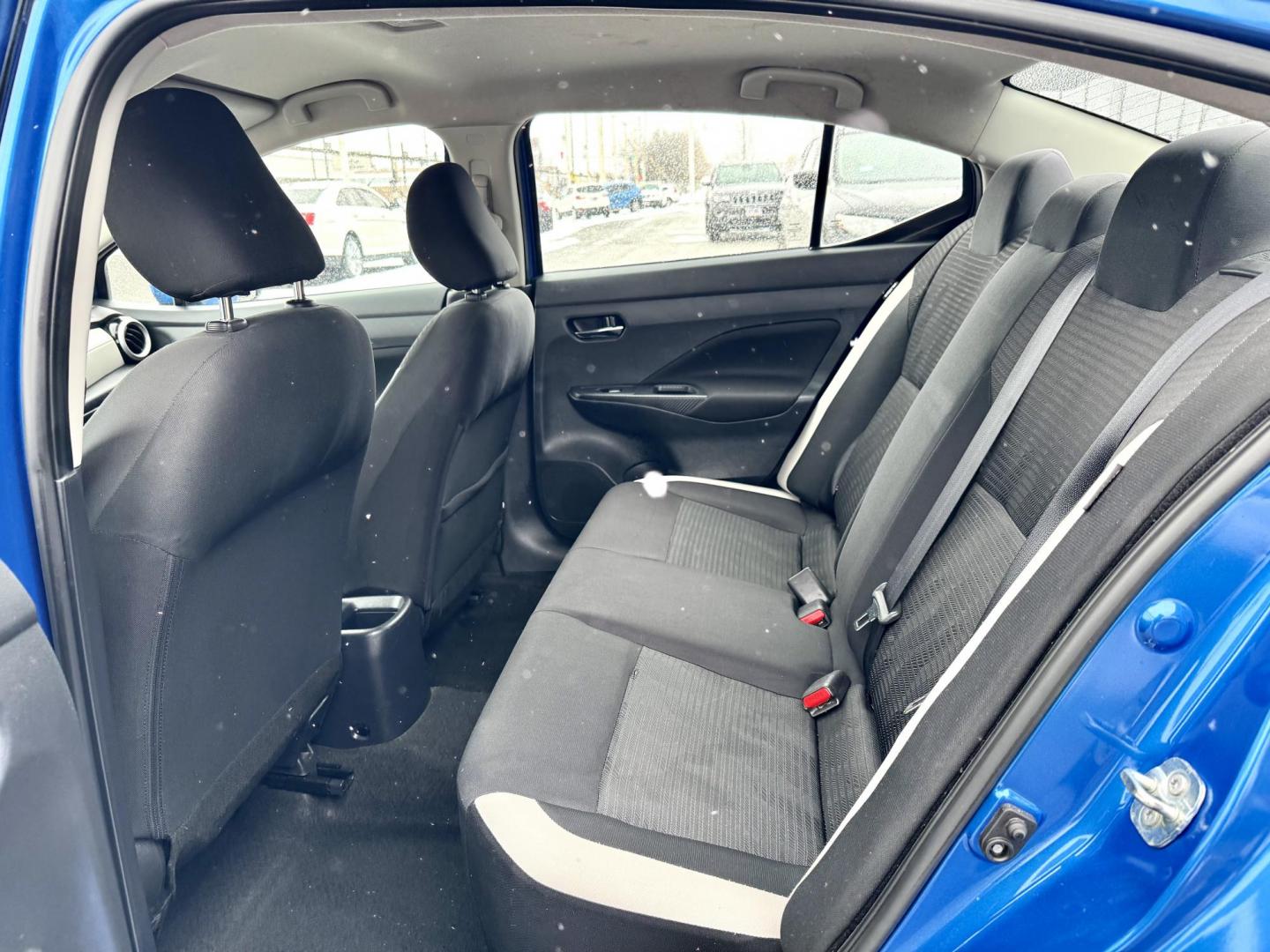 2021 BLUE Nissan Versa SV (3N1CN8EV0ML) with an 1.6L L4 DOHC 16V engine, CVT transmission, located at 7600 S Western Ave., Chicago, IL, 60620, (773) 918-3980, 0.000000, 0.000000 - Photo#7