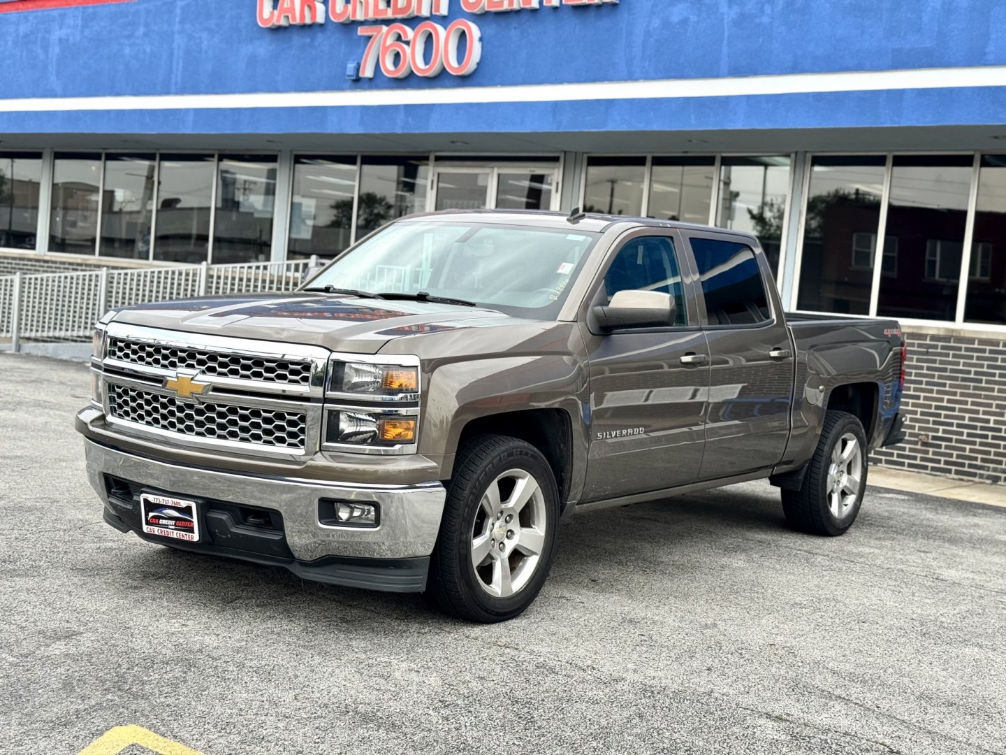 2014 TAN Chevrolet Silverado 1500 1LT Crew Cab 4WD (3GCUKREC4EG) with an 5.3L V8 OHV 16V engine, 6-Speed Automatic transmission, located at 7600 S Western Ave., Chicago, IL, 60620, (773) 918-3980, 0.000000, 0.000000- Photo#2
