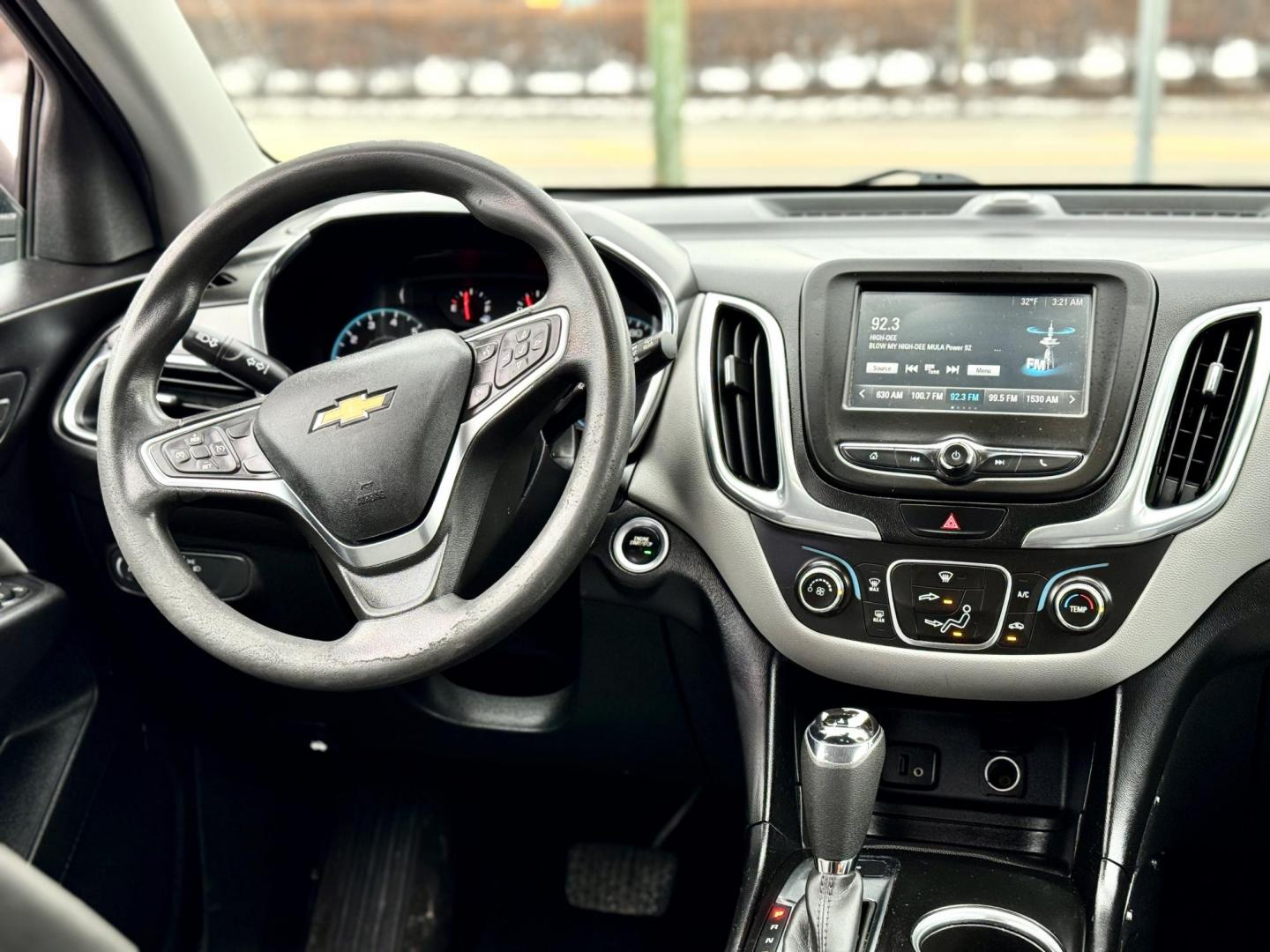 2018 WHITE Chevrolet Equinox LS AWD (2GNAXREV2J6) with an 1.5L L4 DIR DOHC 16V TURBO engine, 6A transmission, located at 7600 S Western Ave., Chicago, IL, 60620, (773) 918-3980, 0.000000, 0.000000 - Photo#9