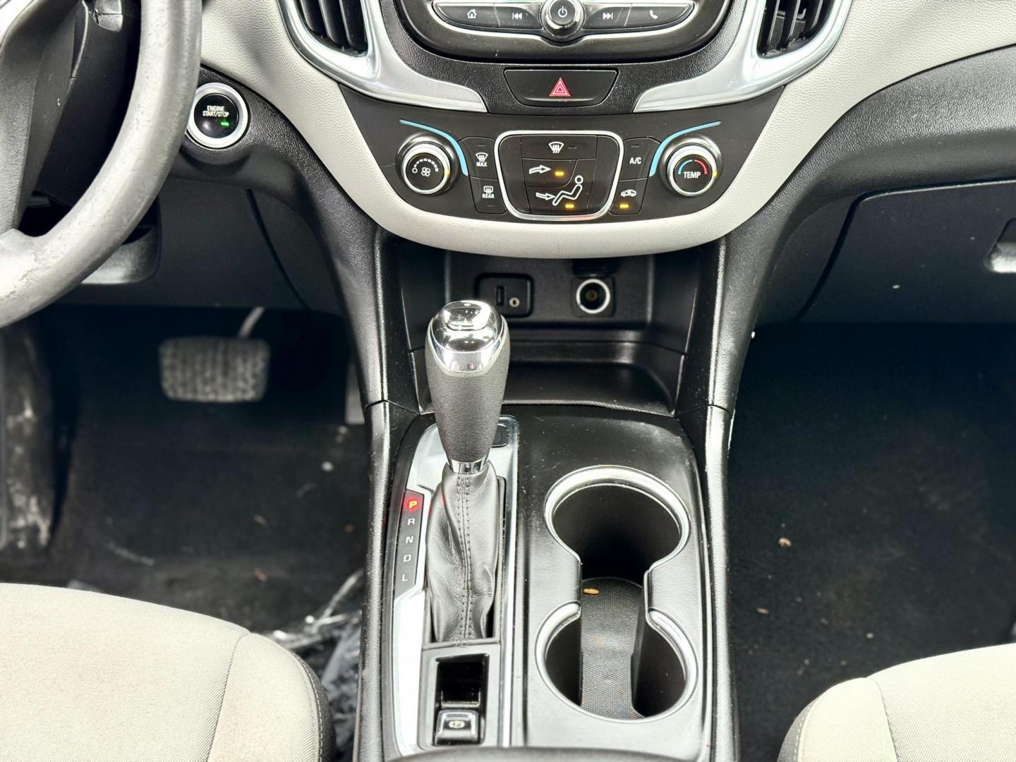 2018 WHITE Chevrolet Equinox LS AWD (2GNAXREV2J6) with an 1.5L L4 DIR DOHC 16V TURBO engine, 6A transmission, located at 7600 S Western Ave., Chicago, IL, 60620, (773) 918-3980, 0.000000, 0.000000 - Photo#10