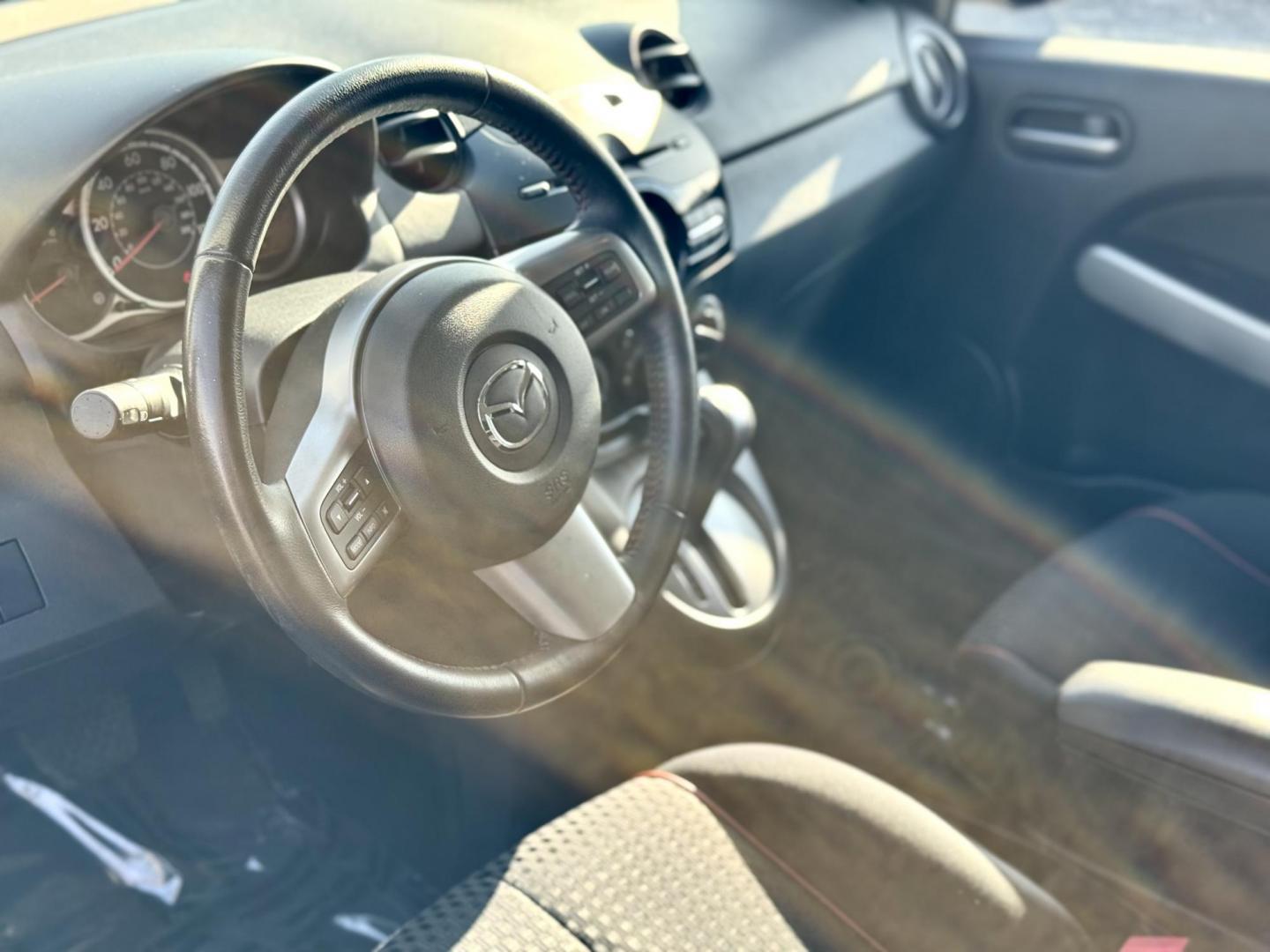 2014 SILVER Mazda MAZDA2 Touring MT (JM1DE1LY3E0) with an 1.5L L4 DOHC 16V engine, 5-Speed Manual transmission, located at 7600 S Western Ave., Chicago, IL, 60620, (773) 918-3980, 0.000000, 0.000000 - Photo#5