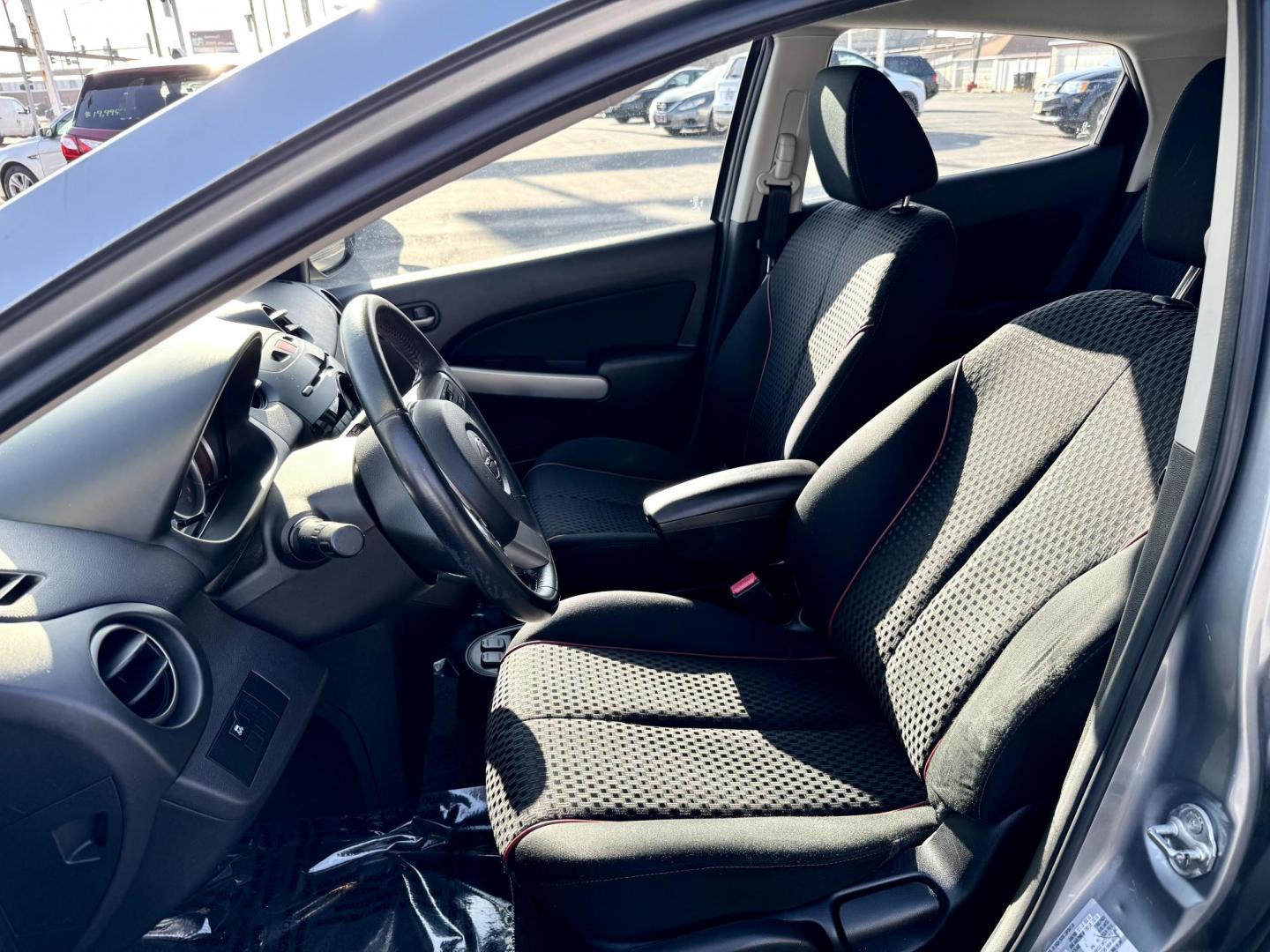 2014 SILVER Mazda MAZDA2 Touring MT (JM1DE1LY3E0) with an 1.5L L4 DOHC 16V engine, 5-Speed Manual transmission, located at 7600 S Western Ave., Chicago, IL, 60620, (773) 918-3980, 0.000000, 0.000000 - Photo#7