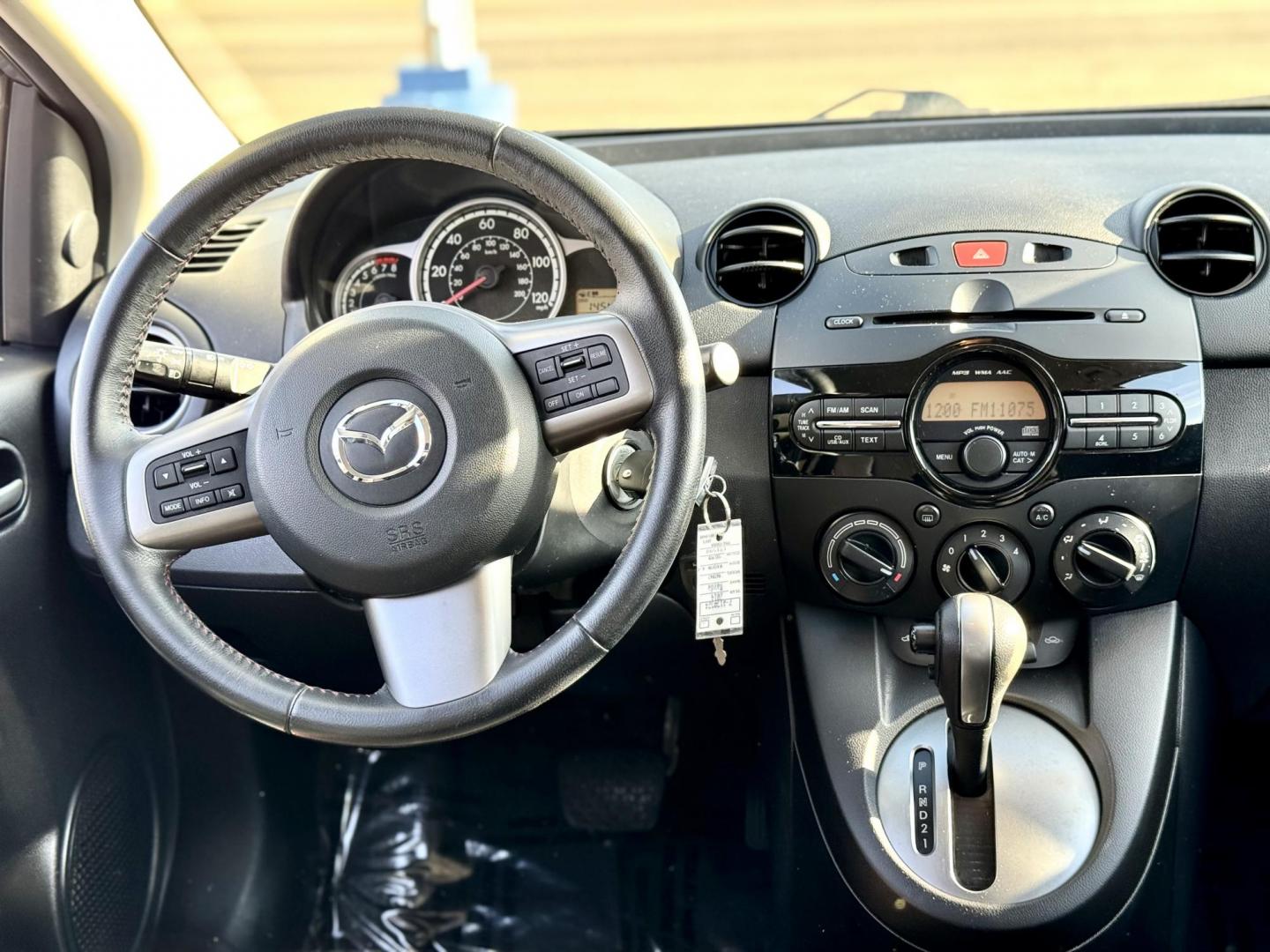 2014 SILVER Mazda MAZDA2 Touring MT (JM1DE1LY3E0) with an 1.5L L4 DOHC 16V engine, 5-Speed Manual transmission, located at 7600 S Western Ave., Chicago, IL, 60620, (773) 918-3980, 0.000000, 0.000000 - Photo#9