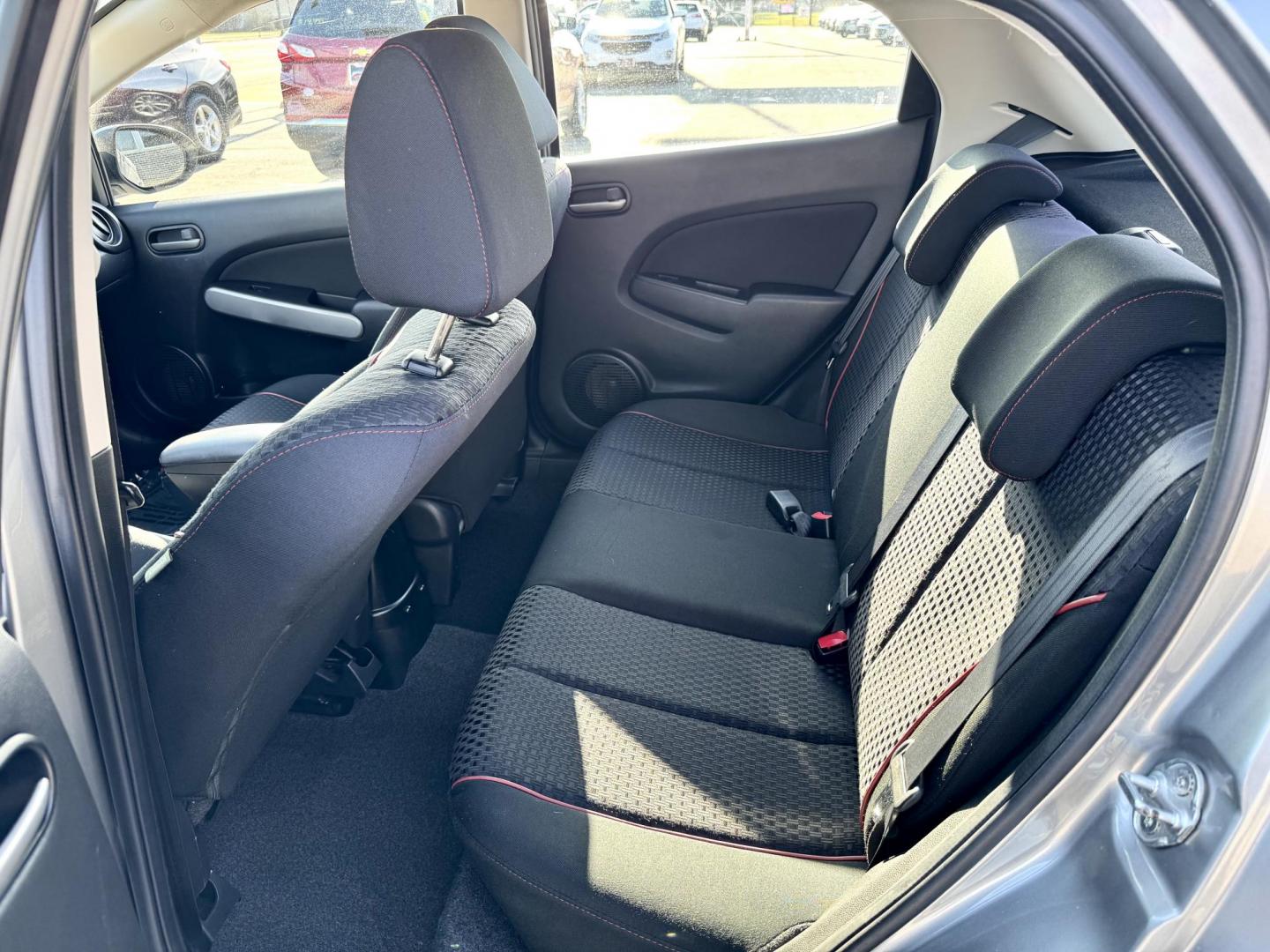 2014 SILVER Mazda MAZDA2 Touring MT (JM1DE1LY3E0) with an 1.5L L4 DOHC 16V engine, 5-Speed Manual transmission, located at 7600 S Western Ave., Chicago, IL, 60620, (773) 918-3980, 0.000000, 0.000000 - Photo#8