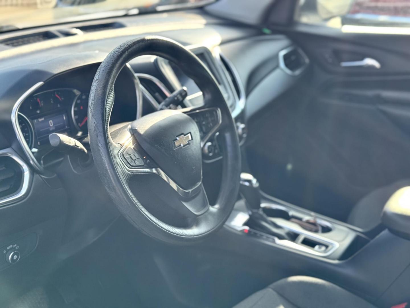 2020 WHITE Chevrolet Equinox LT 2WD (3GNAXKEV1LS) with an 1.5L L4 DIR DOHC 16V TURBO engine, 6A transmission, located at 7600 S Western Ave., Chicago, IL, 60620, (773) 918-3980, 0.000000, 0.000000 - Photo#5