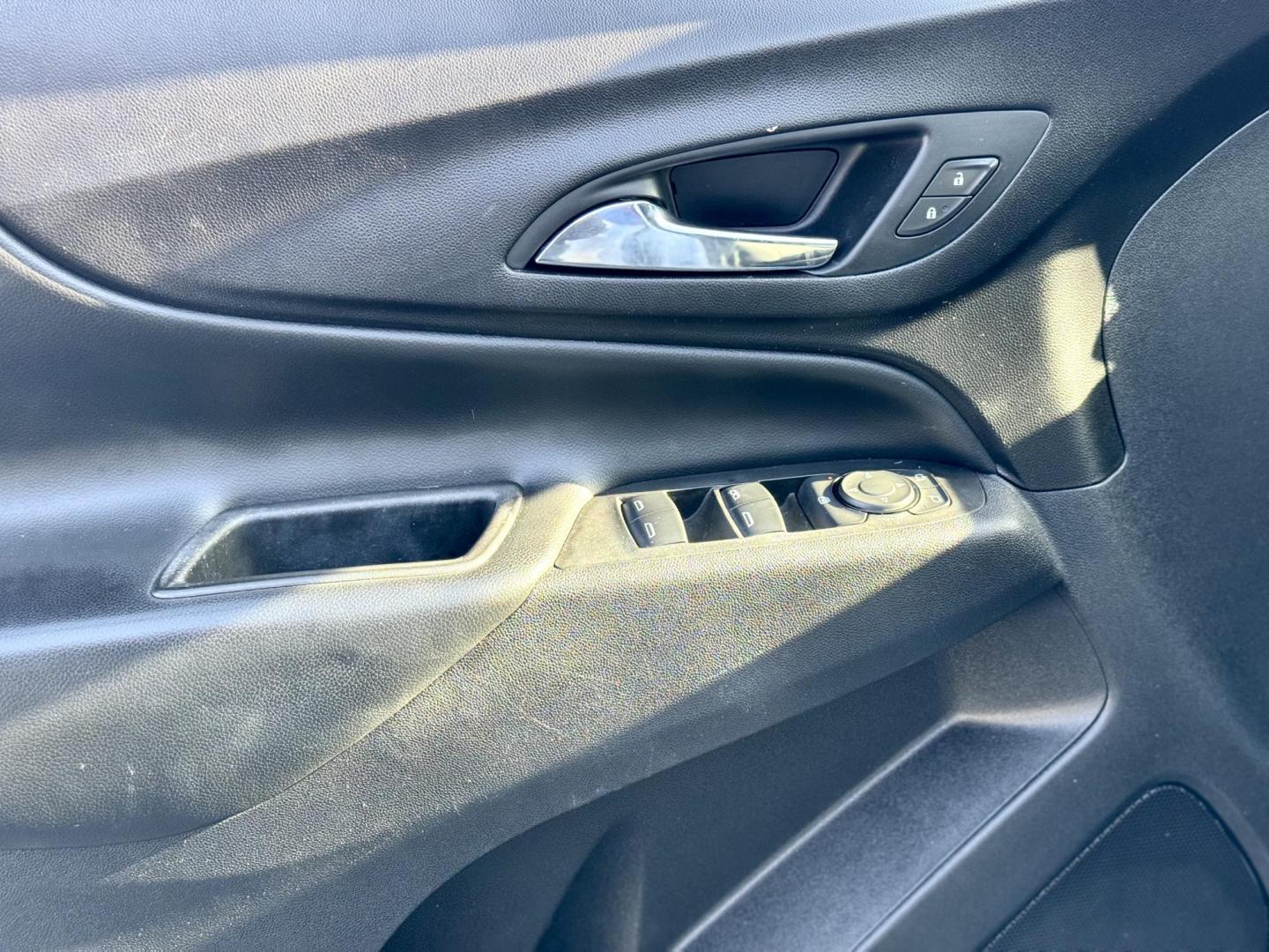 2020 WHITE Chevrolet Equinox LT 2WD (3GNAXKEV1LS) with an 1.5L L4 DIR DOHC 16V TURBO engine, 6A transmission, located at 7600 S Western Ave., Chicago, IL, 60620, (773) 918-3980, 0.000000, 0.000000 - Photo#6