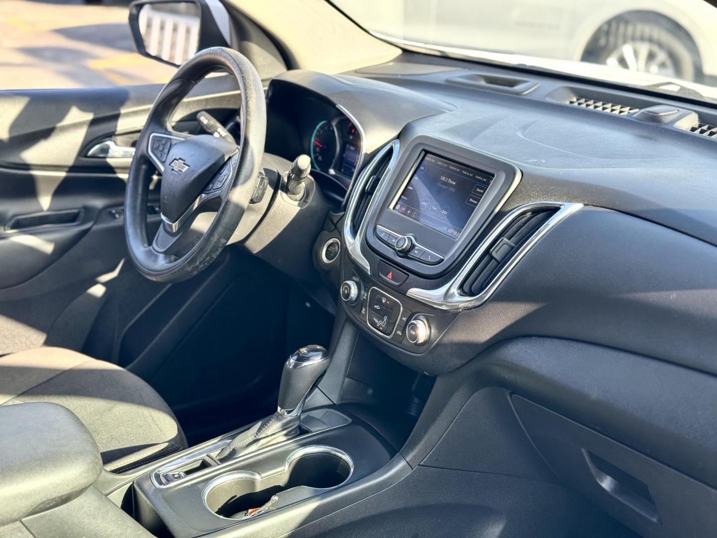 2020 WHITE Chevrolet Equinox LT 2WD (3GNAXKEV1LS) with an 1.5L L4 DIR DOHC 16V TURBO engine, 6A transmission, located at 7600 S Western Ave., Chicago, IL, 60620, (773) 918-3980, 0.000000, 0.000000 - Photo#11