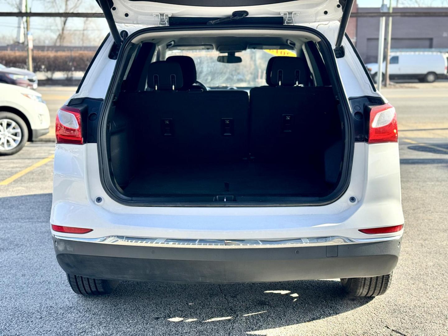 2018 WHITE Chevrolet Equinox LT 2WD (3GNAXJEVXJL) with an 1.5L L4 DIR DOHC 16V TURBO engine, 6A transmission, located at 7600 S Western Ave., Chicago, IL, 60620, (773) 918-3980, 0.000000, 0.000000 - Photo#4