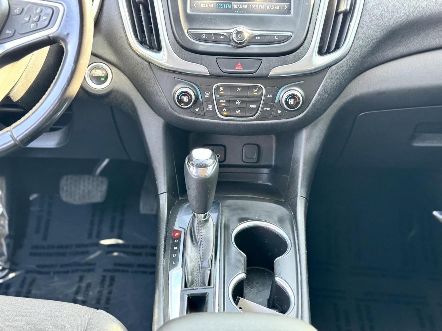 2018 WHITE Chevrolet Equinox LT 2WD (3GNAXJEVXJL) with an 1.5L L4 DIR DOHC 16V TURBO engine, 6A transmission, located at 7600 S Western Ave., Chicago, IL, 60620, (773) 918-3980, 0.000000, 0.000000 - Photo#10