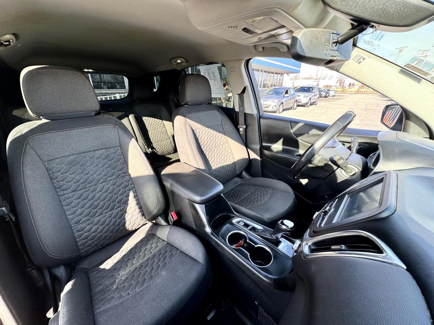 2018 WHITE Chevrolet Equinox LT 2WD (3GNAXJEVXJL) with an 1.5L L4 DIR DOHC 16V TURBO engine, 6A transmission, located at 7600 S Western Ave., Chicago, IL, 60620, (773) 918-3980, 0.000000, 0.000000 - Photo#12