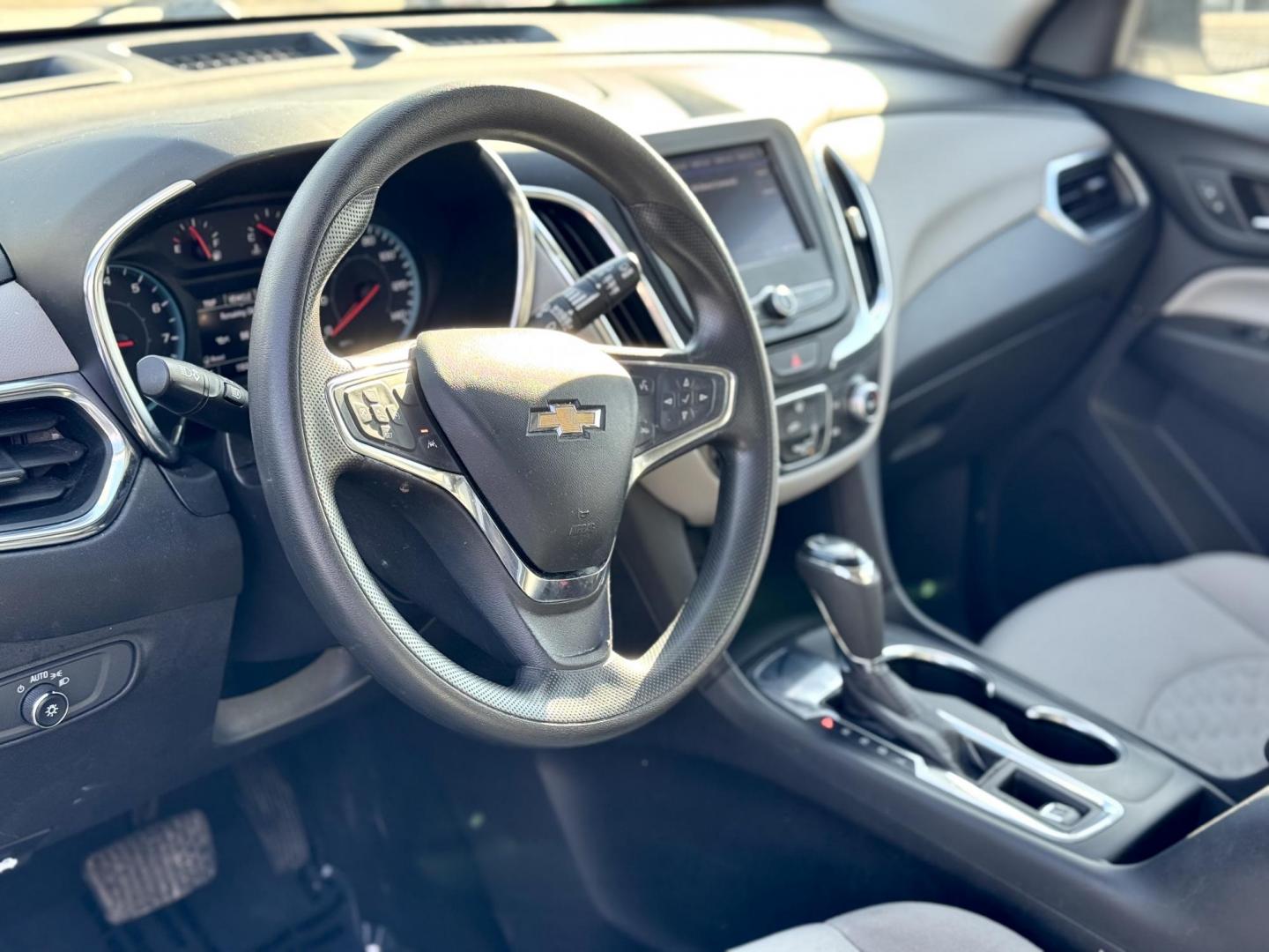 2021 WHITE Chevrolet Equinox LS 2WD (3GNAXHEV7MS) with an 1.5L L4 DOHC 16V TURBO engine, 6A transmission, located at 7600 S Western Ave., Chicago, IL, 60620, (773) 918-3980, 0.000000, 0.000000 - Photo#5