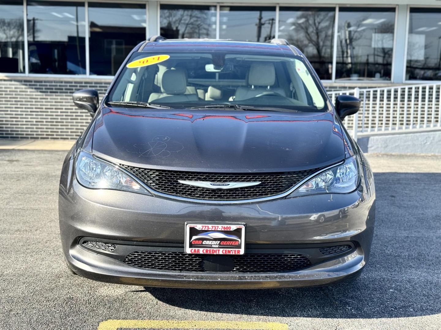 2021 GRAY Chrysler Voyager LXI (2C4RC1DG4MR) with an 3.6L V6 DOHC 24V engine, 9A transmission, located at 7600 S Western Ave., Chicago, IL, 60620, (773) 918-3980, 0.000000, 0.000000 - Photo#1