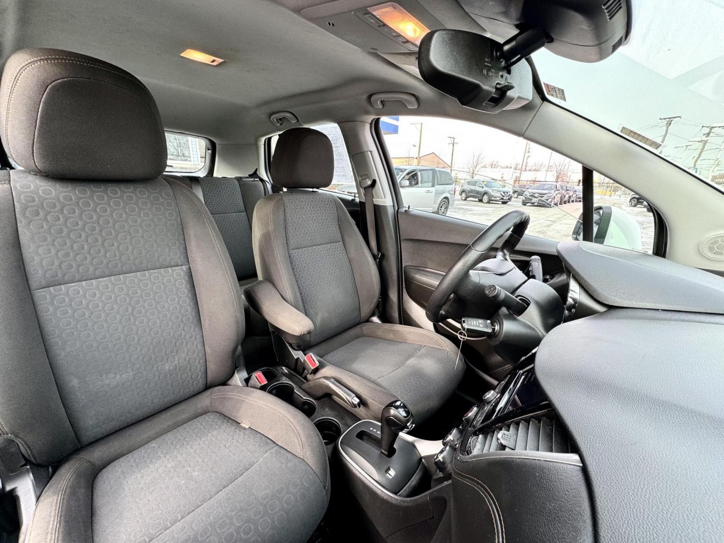 2020 WHITE Chevrolet Trax LS FWD (KL7CJKSBXLB) with an 1.4L L4 DOHC 16V engine, 6A transmission, located at 7600 S Western Ave., Chicago, IL, 60620, (773) 918-3980, 0.000000, 0.000000 - Photo#11