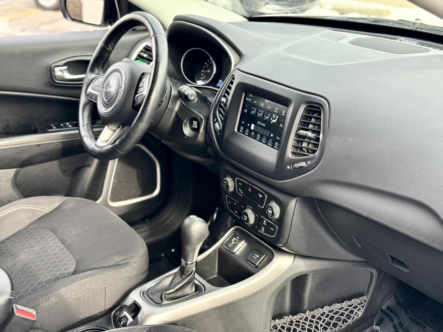 2018 WHITE Jeep Compass Sport FWD (3C4NJCAB3JT) with an 2.4L L4 DOHC 16V engine, located at 7600 S Western Ave., Chicago, IL, 60620, (773) 918-3980, 0.000000, 0.000000 - Photo#11