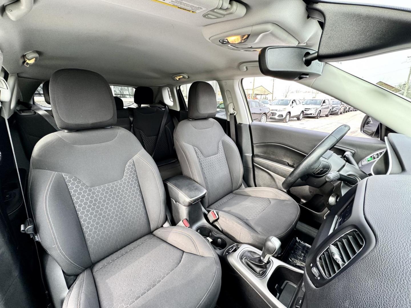 2018 WHITE Jeep Compass Sport FWD (3C4NJCAB3JT) with an 2.4L L4 DOHC 16V engine, located at 7600 S Western Ave., Chicago, IL, 60620, (773) 918-3980, 0.000000, 0.000000 - Photo#12