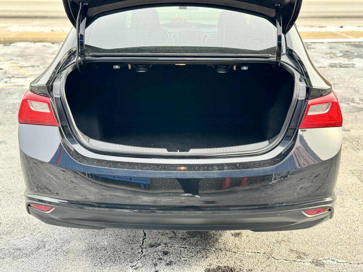 2017 BLACK Chevrolet Malibu 1LT (1G1ZE5ST8HF) with an 1.5L L4 DOHC 16V engine, 6A transmission, located at 7600 S Western Ave., Chicago, IL, 60620, (773) 918-3980, 0.000000, 0.000000 - Photo#4