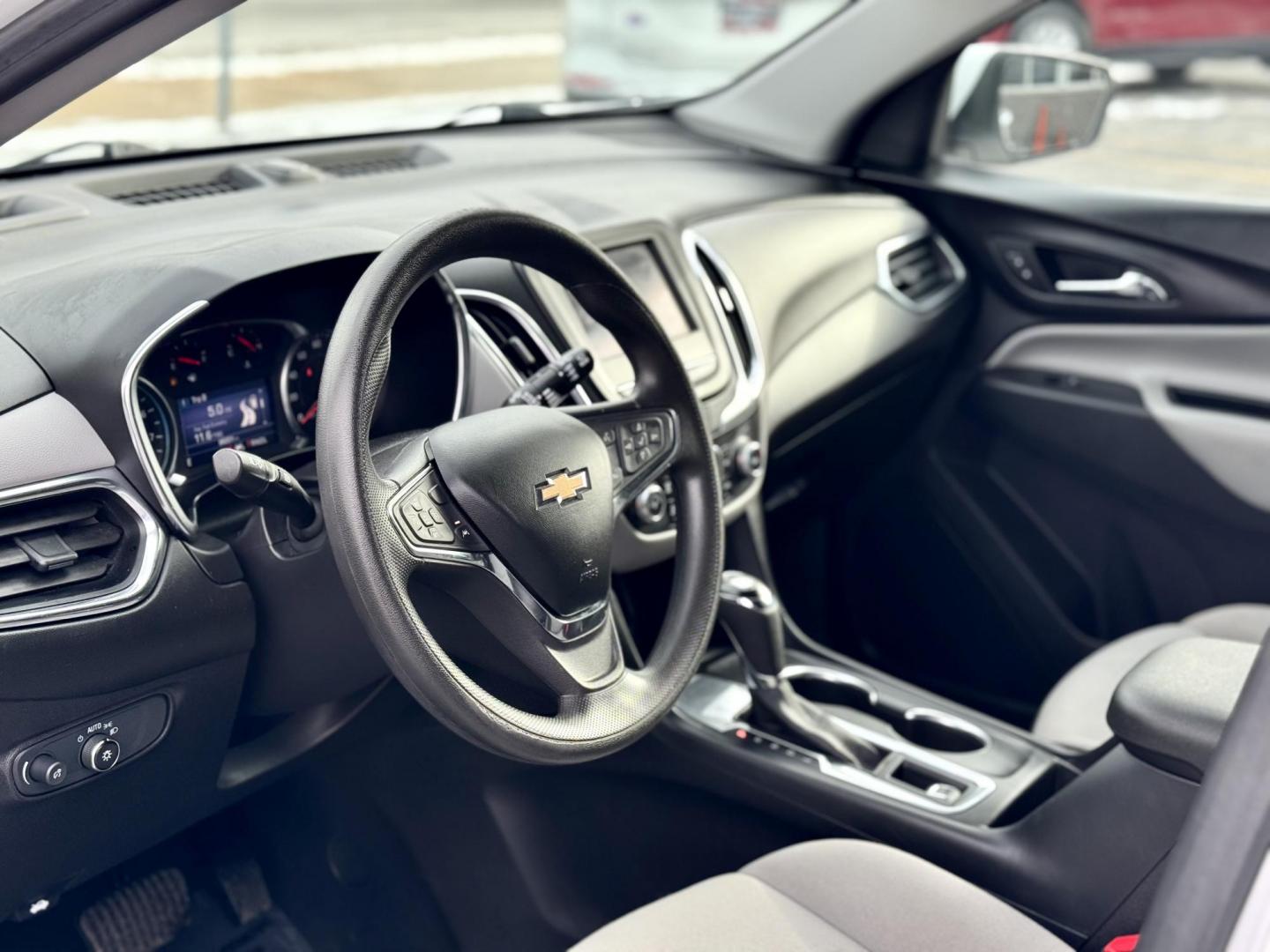 2021 WHITE Chevrolet Equinox LT 2WD (3GNAXJEV8MS) with an 1.5L L4 DOHC 16V TURBO engine, 6A transmission, located at 7600 S Western Ave., Chicago, IL, 60620, (773) 918-3980, 0.000000, 0.000000 - Photo#5