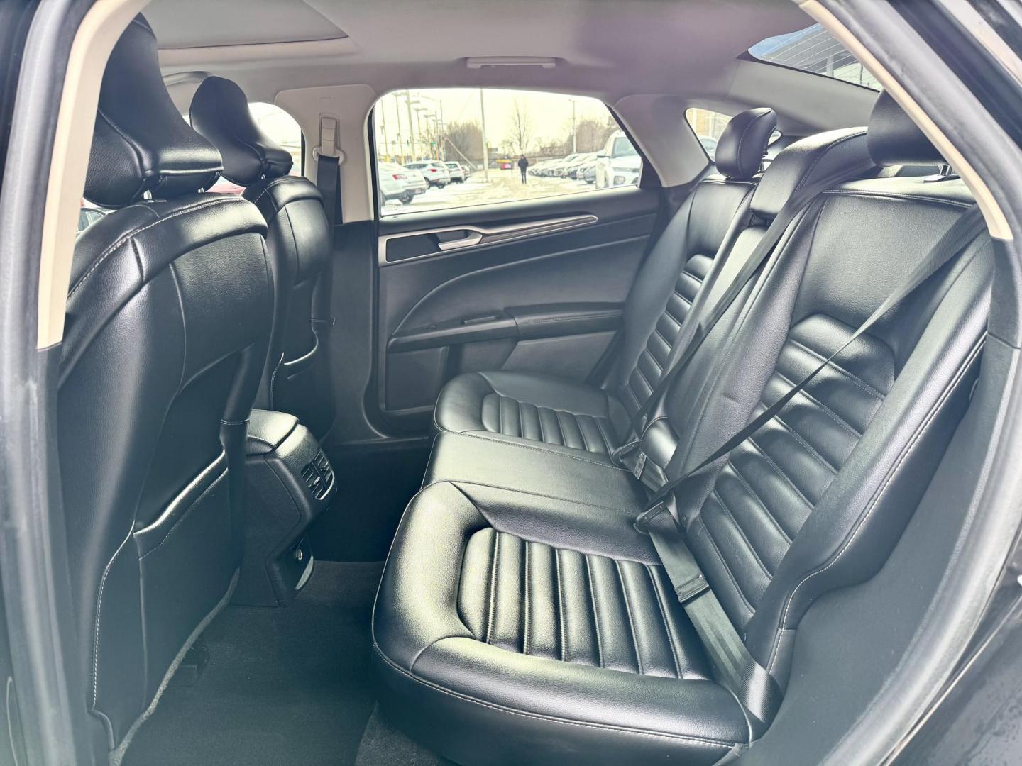 2019 BLACK Ford Fusion SEL (3FA6P0CDXKR) with an 1.5L L4 DOHC 16V engine, 6A transmission, located at 7600 S Western Ave., Chicago, IL, 60620, (773) 918-3980, 0.000000, 0.000000 - Photo#8