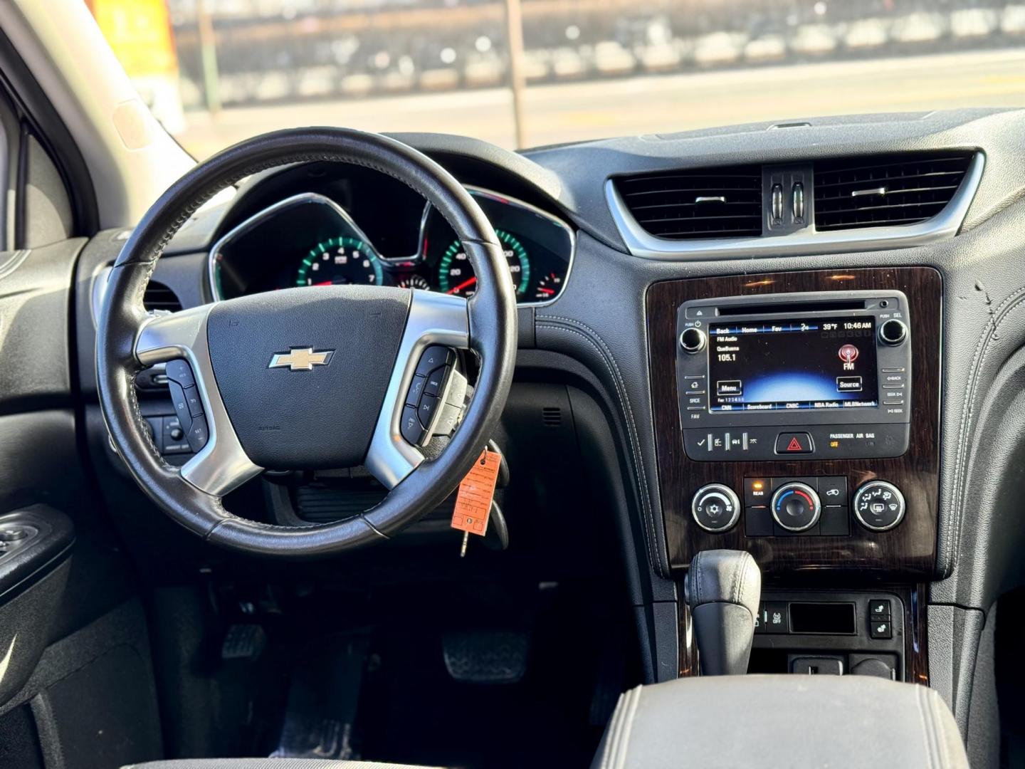 2016 BLACK Chevrolet Traverse 1LT AWD (1GNKVGKD4GJ) with an 3.6L V6 DOHC 24V engine, 6A transmission, located at 7600 S Western Ave., Chicago, IL, 60620, (773) 918-3980, 0.000000, 0.000000 - Photo#10