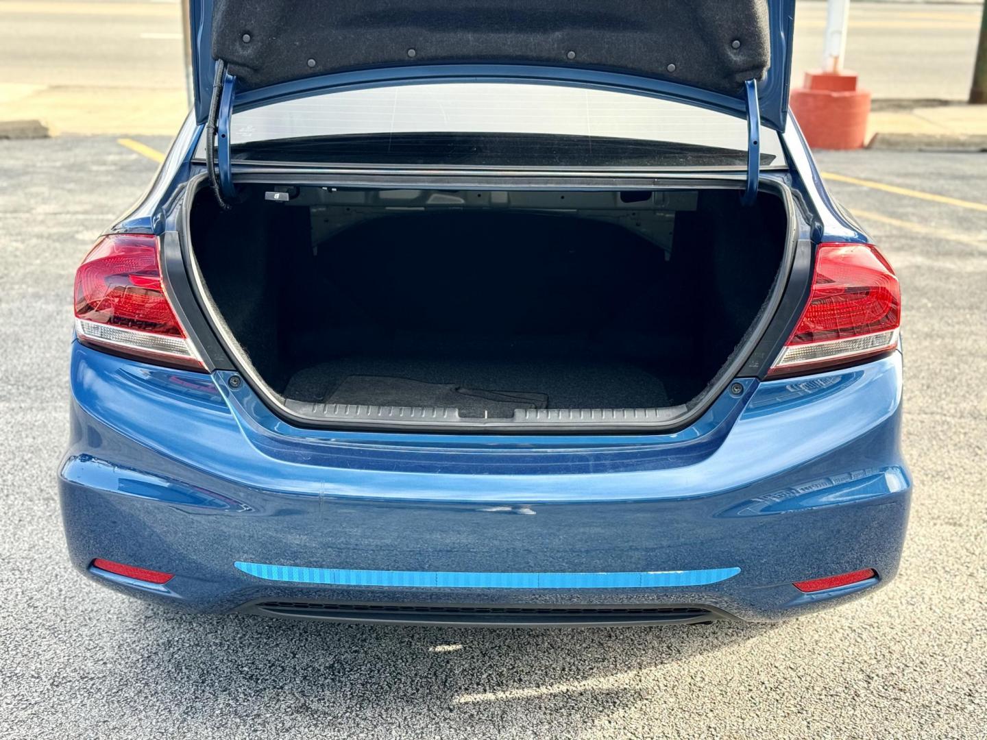 2014 BLUE Honda Civic LX Sedan CVT (19XFB2F5XEE) with an 1.8L L4 SOHC 16V engine, Continuously Variable Transmission transmission, located at 7600 S Western Ave., Chicago, IL, 60620, (773) 918-3980, 0.000000, 0.000000 - Photo#4