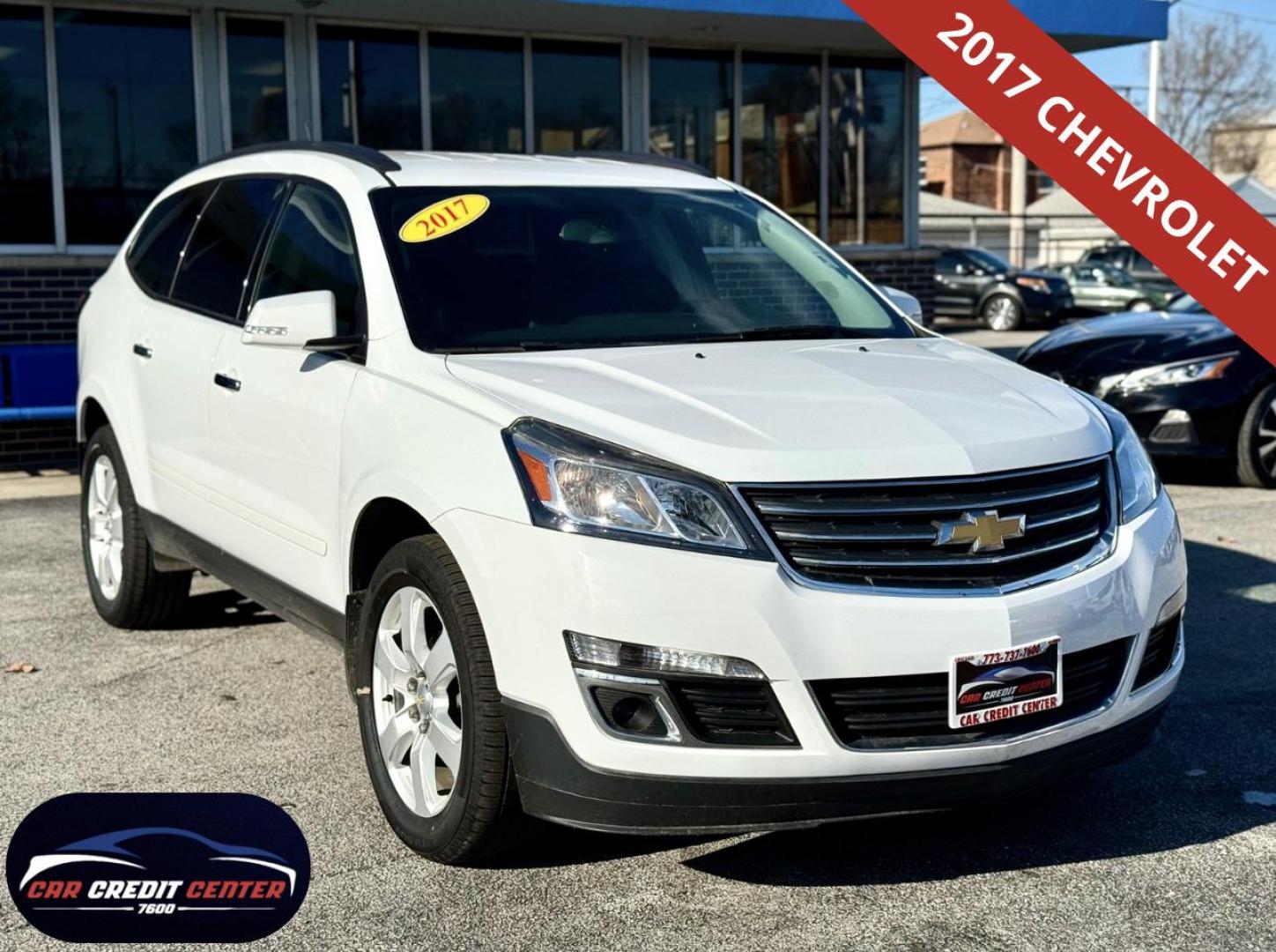 2017 WHITE Chevrolet Traverse 1LT FWD (1GNKRGKDXHJ) with an 3.6L V6 DOHC 24V engine, 6A transmission, located at 7600 S Western Ave., Chicago, IL, 60620, (773) 918-3980, 0.000000, 0.000000 - Photo#0