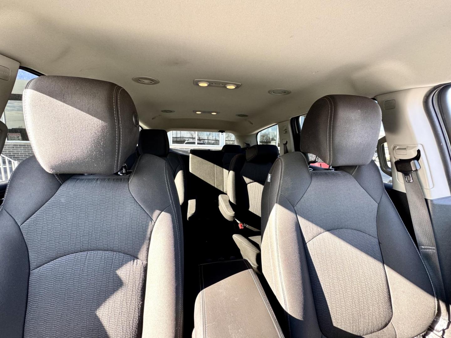 2017 WHITE Chevrolet Traverse 1LT FWD (1GNKRGKDXHJ) with an 3.6L V6 DOHC 24V engine, 6A transmission, located at 7600 S Western Ave., Chicago, IL, 60620, (773) 918-3980, 0.000000, 0.000000 - Photo#13