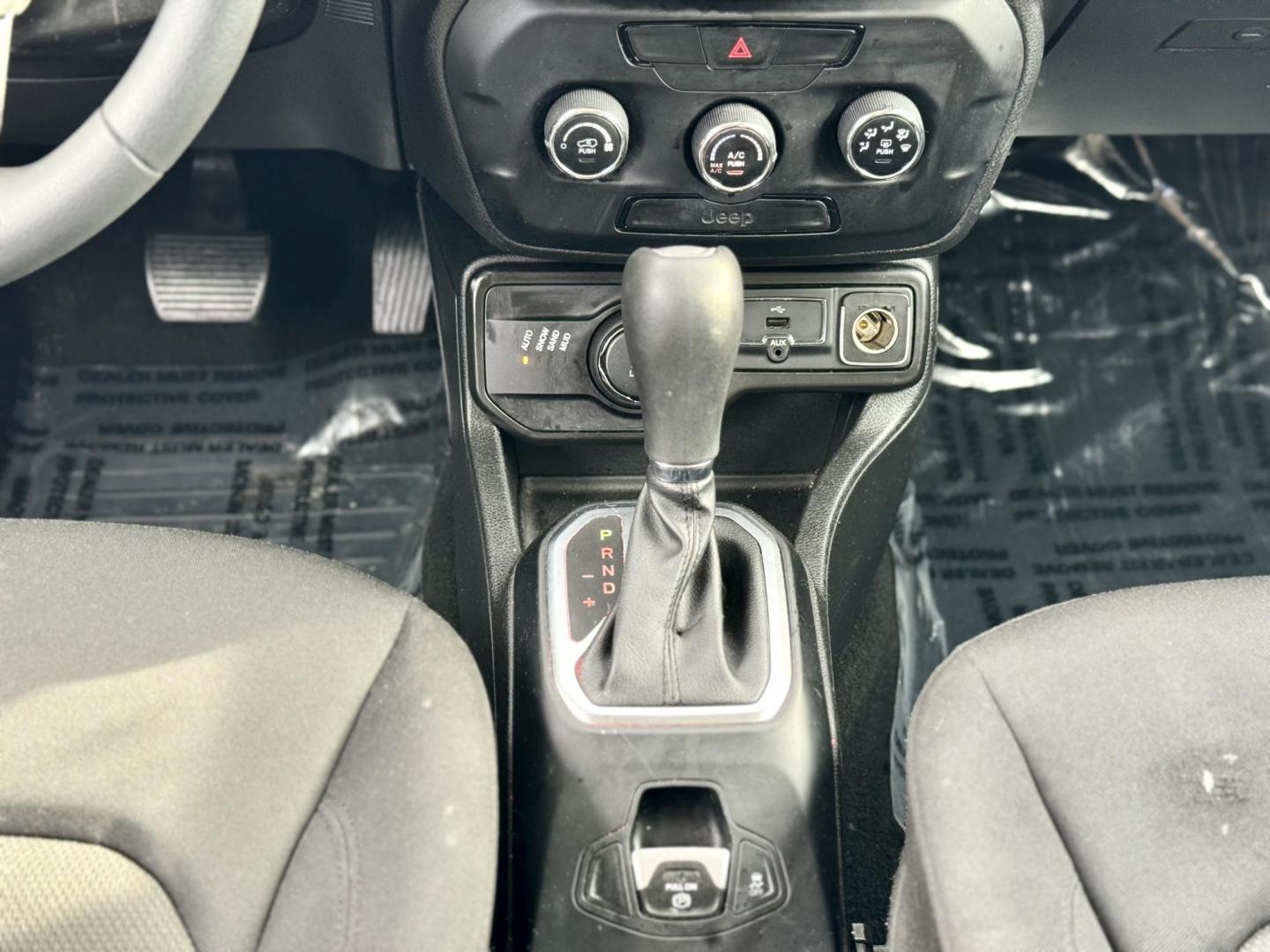 2019 BLACK Jeep Renegade Sport 4WD (ZACNJBAB6KP) with an 2.4L L4 DOHC 16V engine, 6M transmission, located at 7600 S Western Ave., Chicago, IL, 60620, (773) 918-3980, 0.000000, 0.000000 - Photo#10